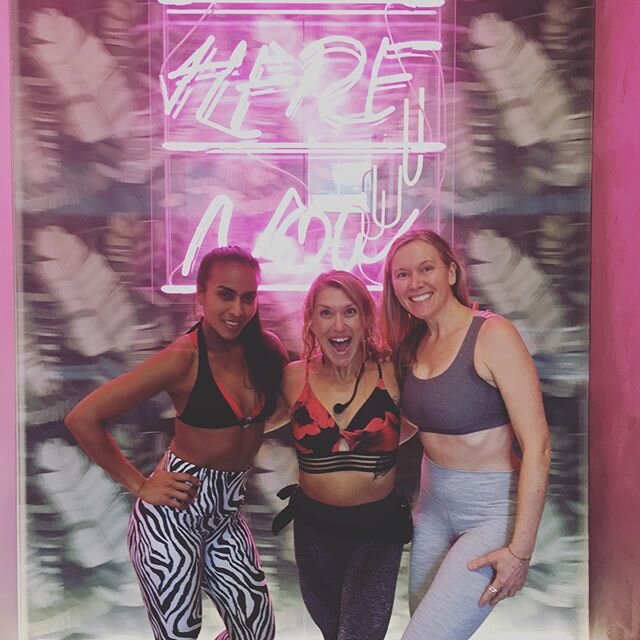 Happy New Year!🎊Thank you @chavonnegetyourlifeon for the best spin ever🎉!! And @jptyoga for an awesome yoga flow with great words of wisdom 🙏 #equinoxsouthbeach #spinclass #yoga
