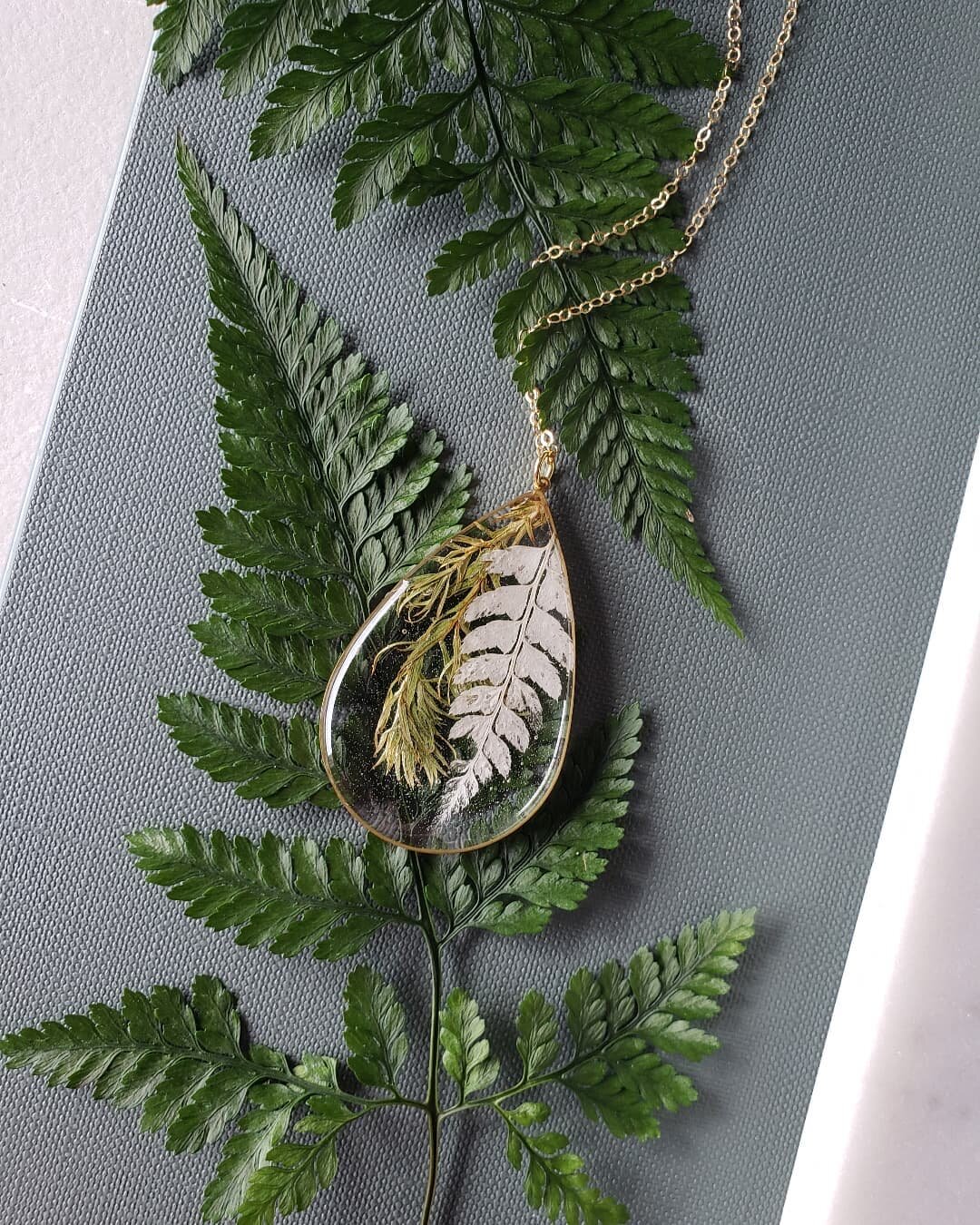 Tonight I sneakily listed a batch of holiday inspired pieces utilizing bleached ferns, spruce, pine and a few other goodies. 

And the icing on the cake is a 10% small biz weekend discount code! Use code Smallbiz10 throughout this weekend now until S