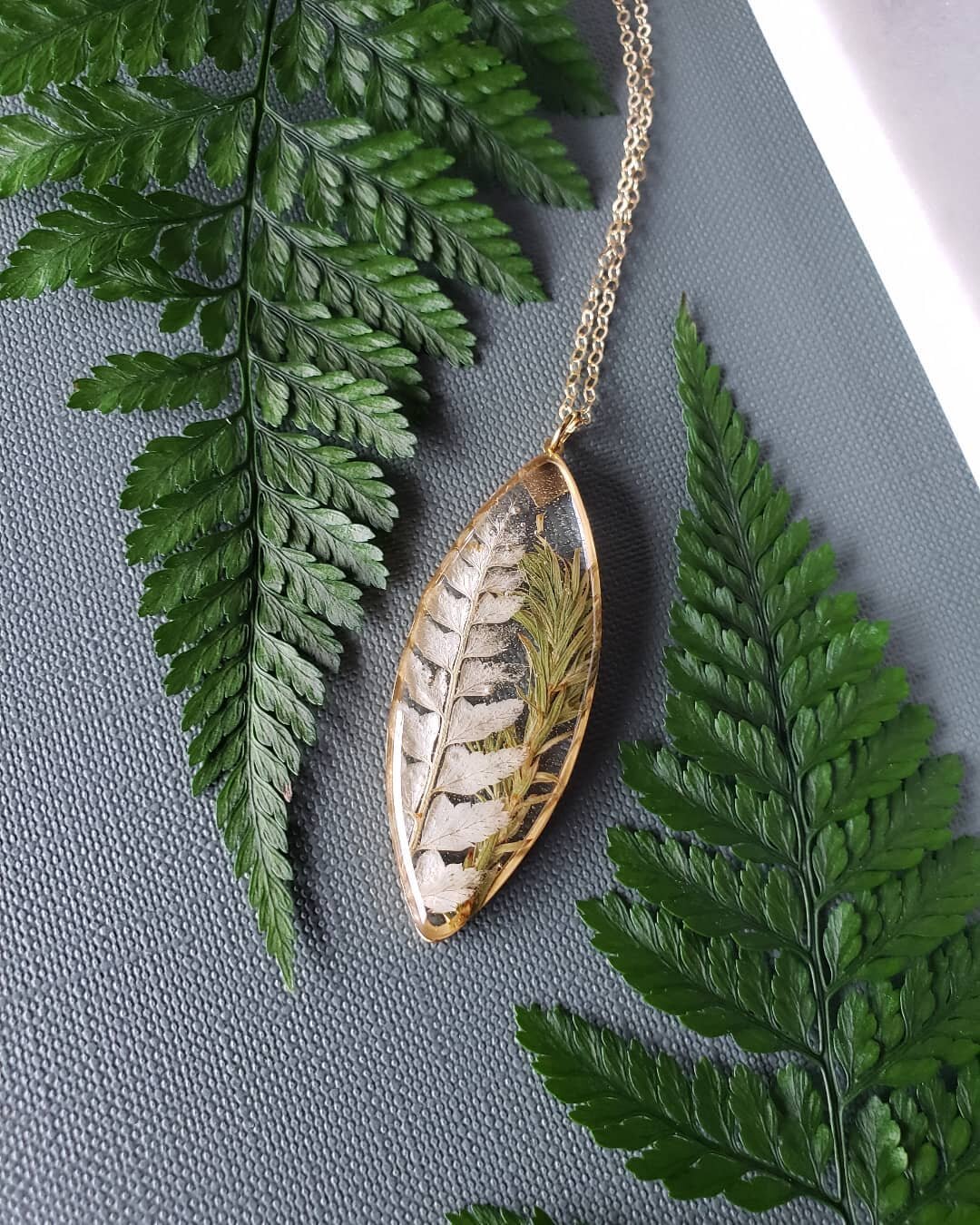 Did you see we updated our shop  with handful of festive pieces? Ice ferns, spruce, pine and more! 
Don't wait because once they're gone they're gone!