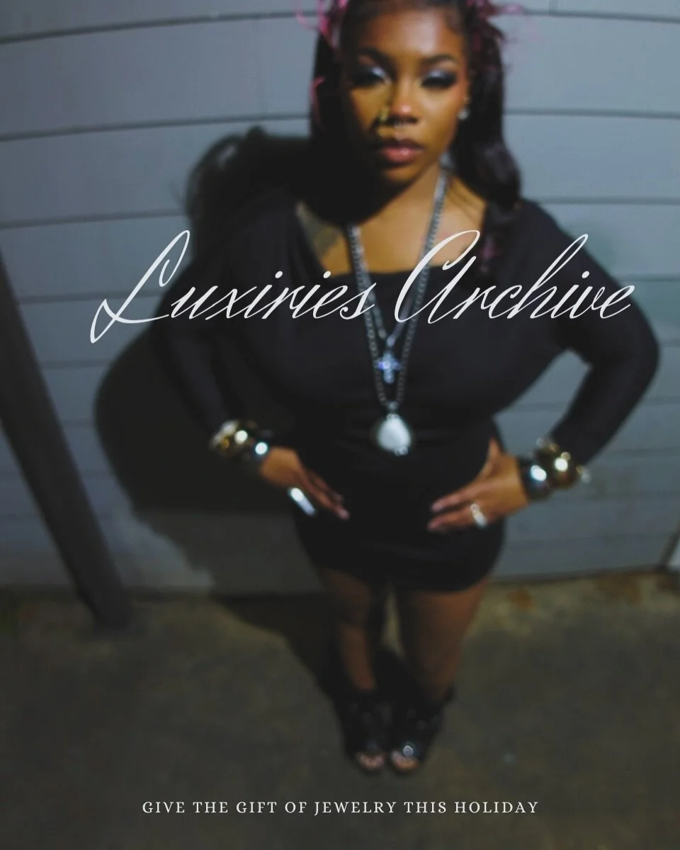 the best presents come wrapped in silver &amp; gold this Christmas 🎁 @luxiriesarchv - holiday ready gift sets available.