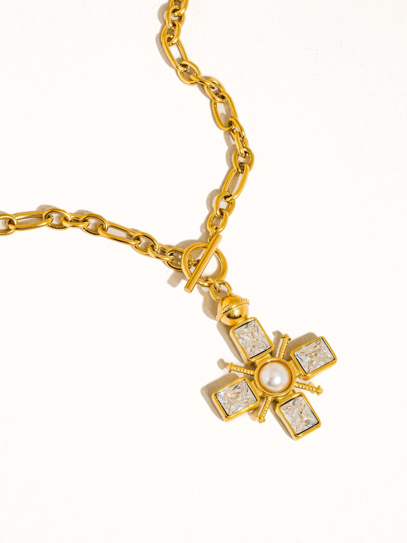 Riah - 18K Gold Cross Necklace