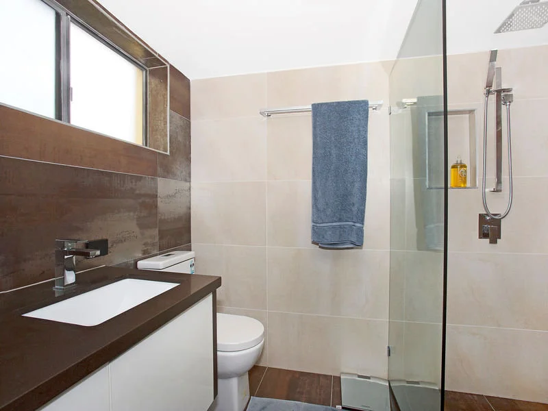 main bathroom.jpg