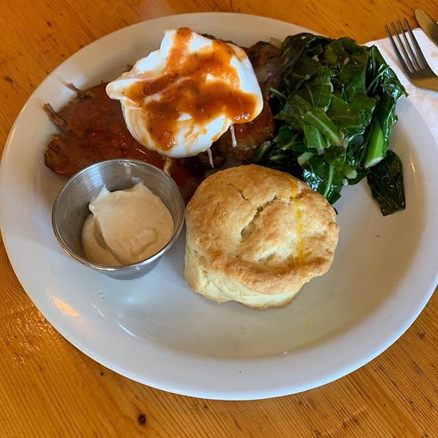 BBQ brisket , collards , poached eggs, biscuit, horseradish cream #pdxeats #irvington #nepdx #pdxfood #petiscopdx