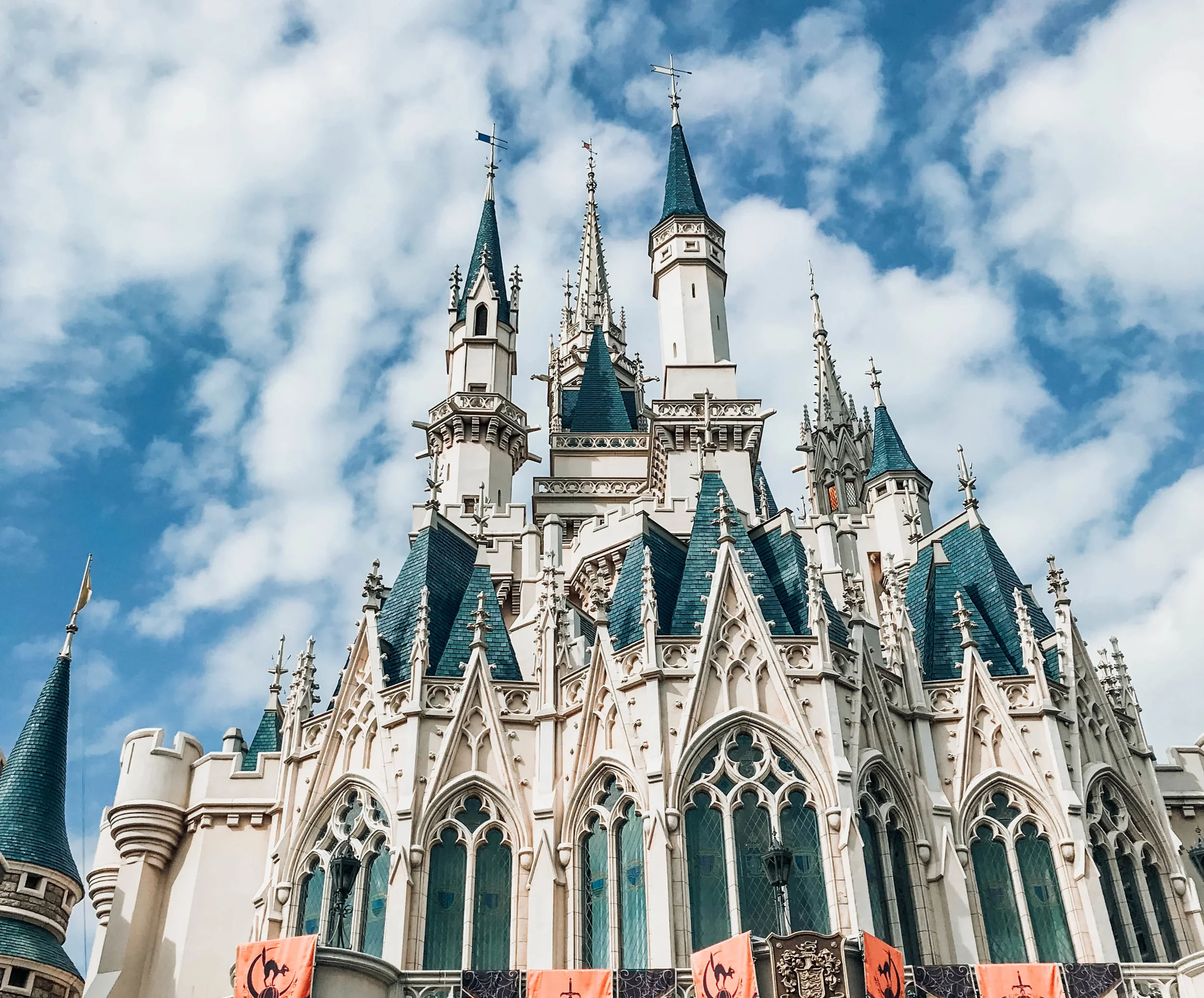 Tokyo Disneyland And Tokyo Disneysea Guide 6 Things No One Tells You Magic Magic