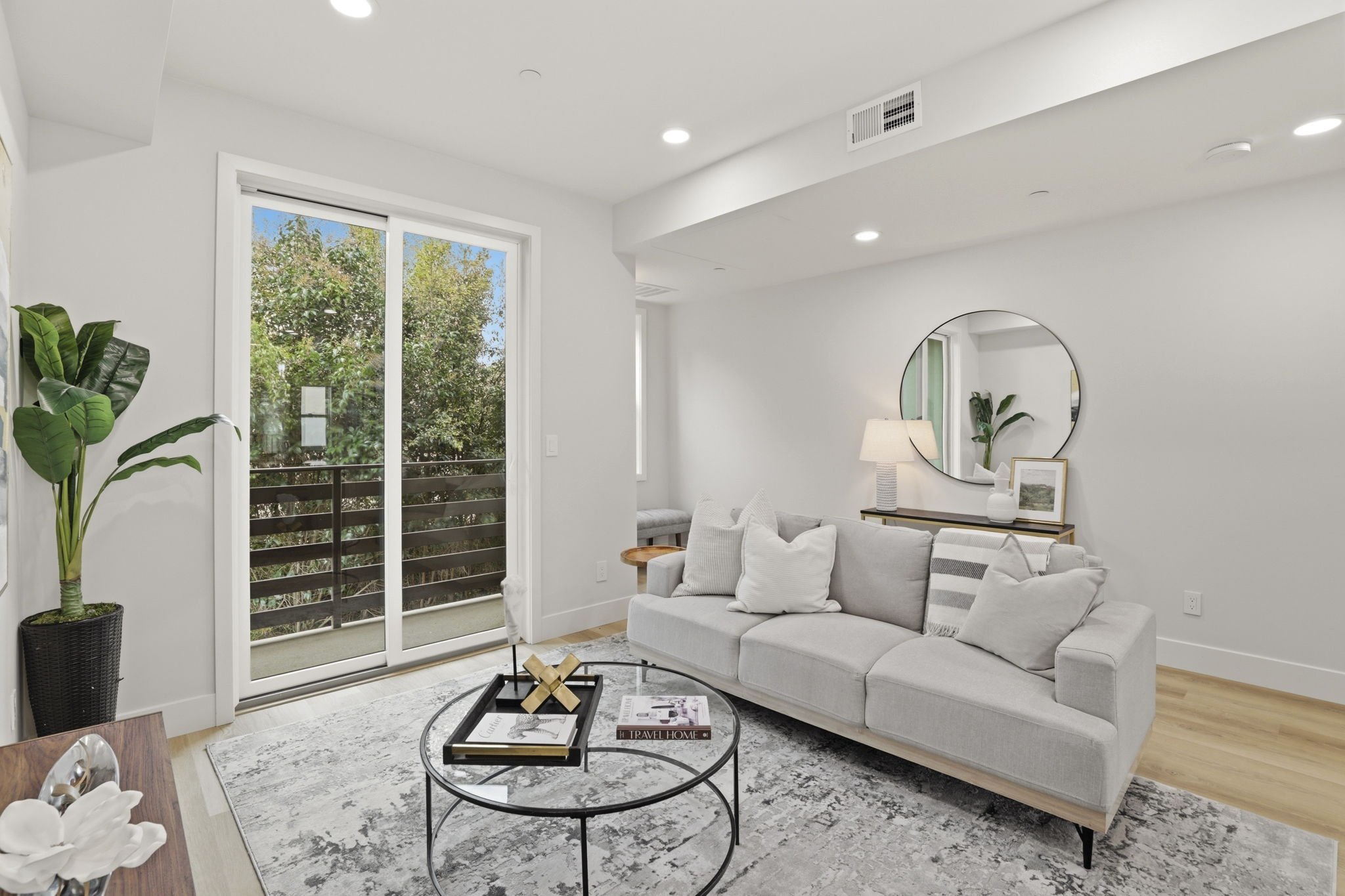 10-web-or-mls-So Gold Photo-9.jpg