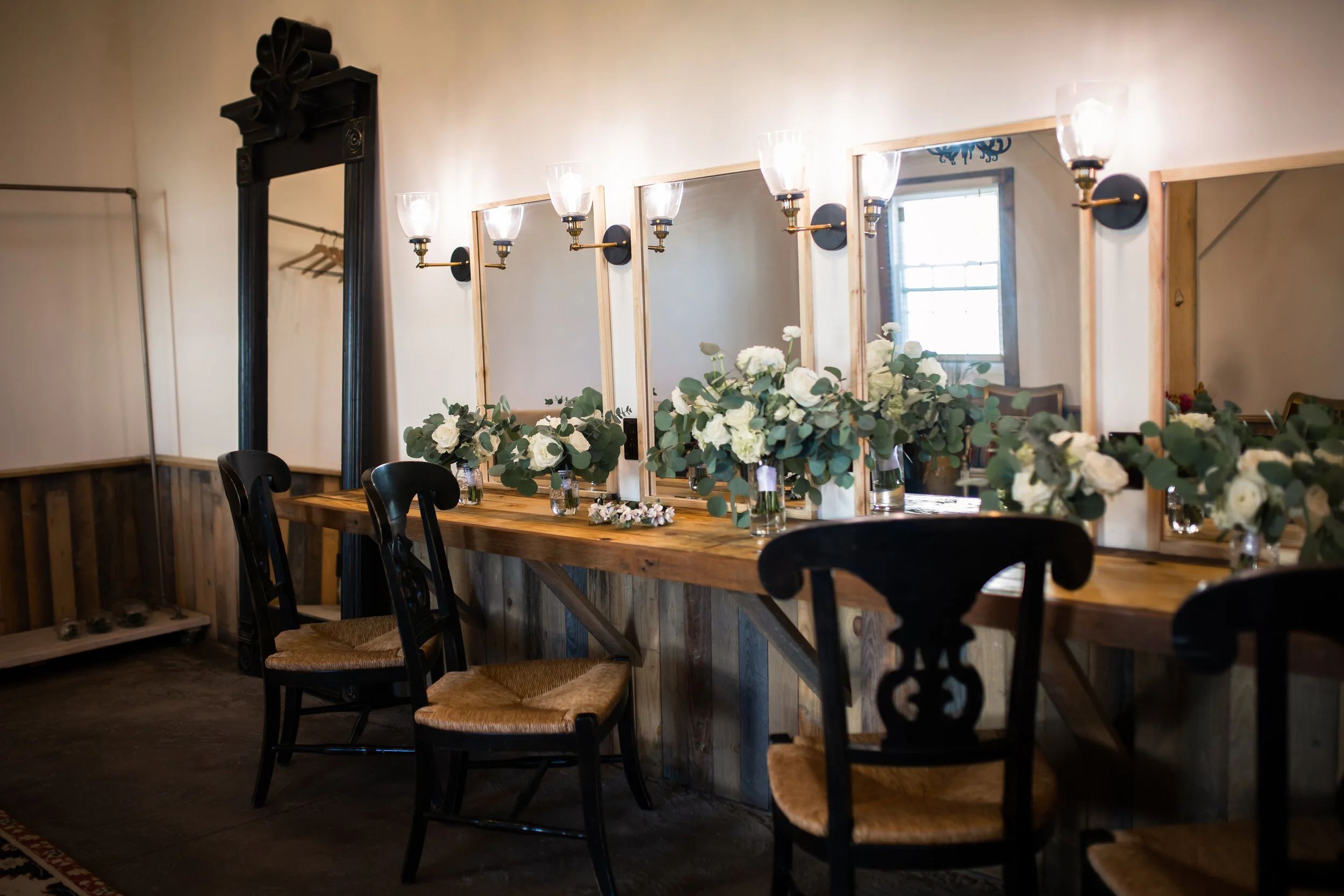 amazinggrazebarnbridalsuite1.jpg