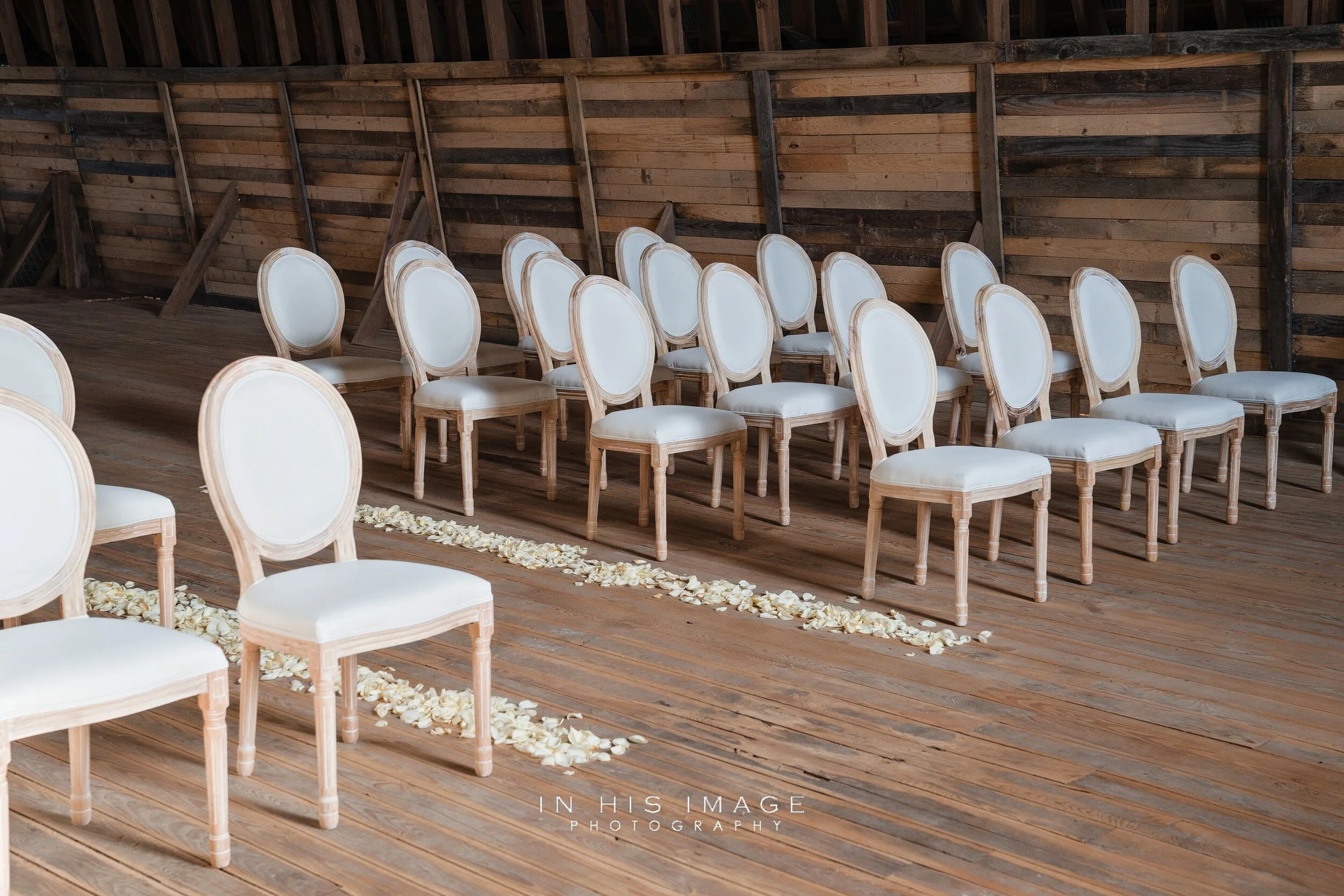 AMAZING GRAZE BARN