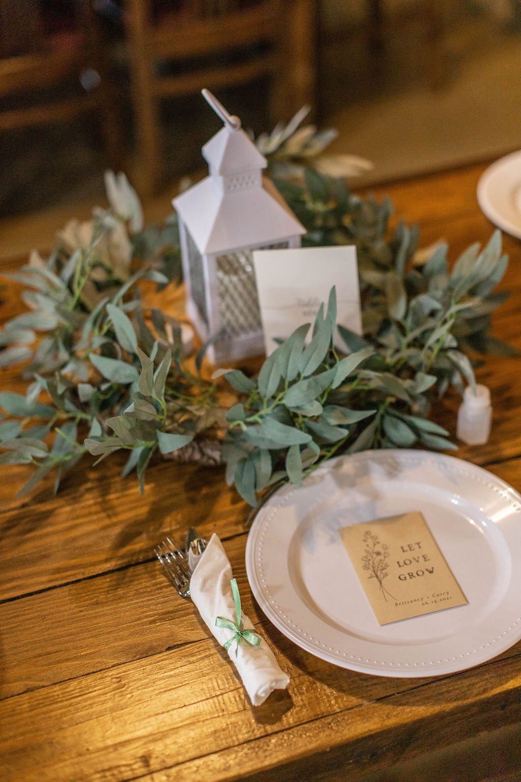 raleigh Barn Wedding venue place setting.jpg