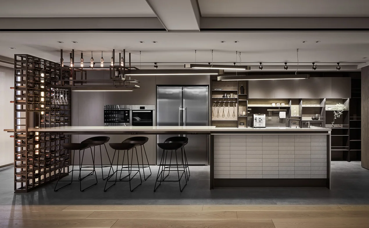 隱身水泥大廈，讓聲音悄悄住進青春歲月的音樂盒子：Lights Up 錄音室