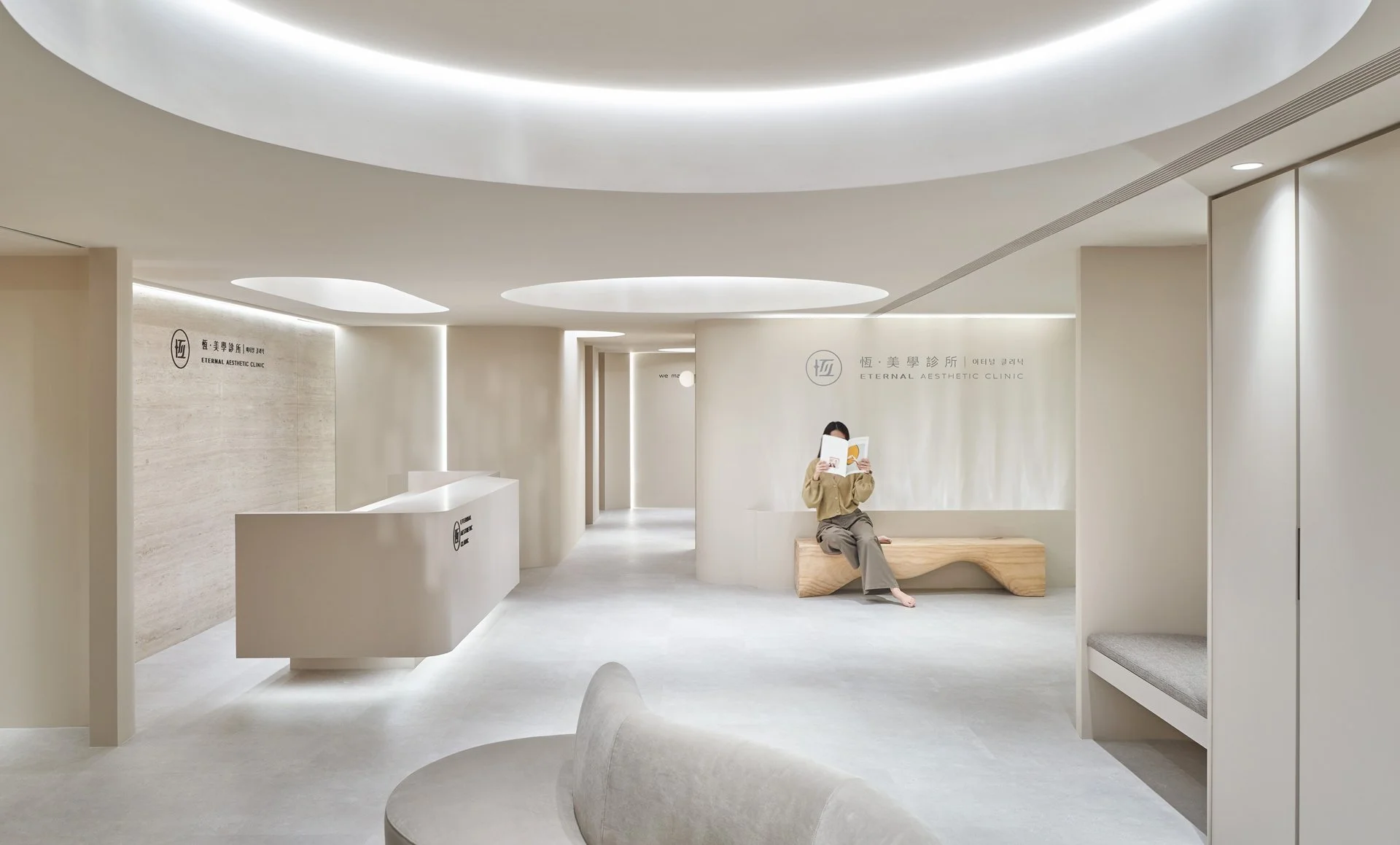 藉由咖啡店般的舒適調性，消弭大眾對醫美診所的界線和距離 — 円設計主理人吳啟安