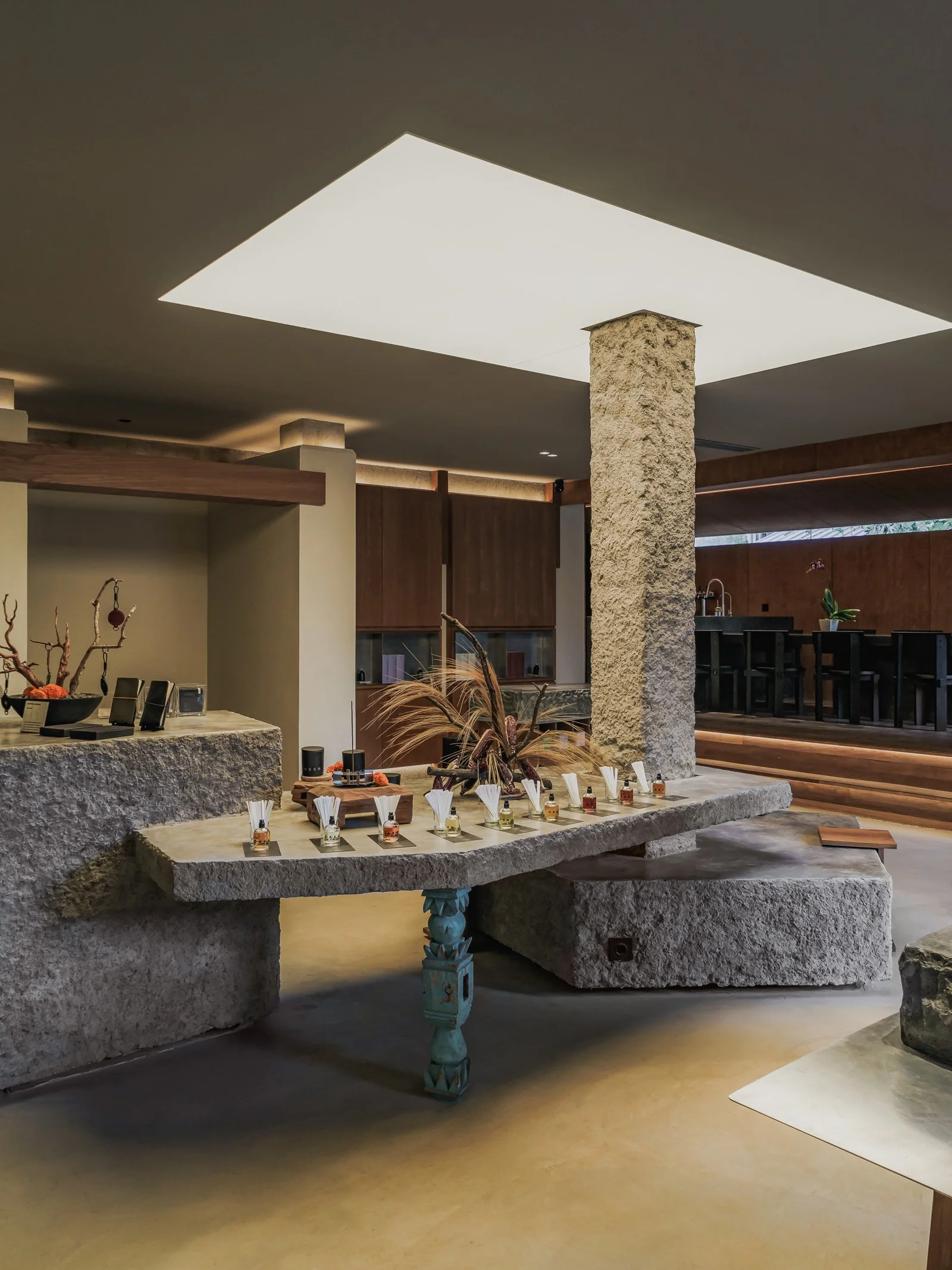 隱於熱帶綠意間的感官地景：「OAKEN UBUD」在氣味、土地與味覺間，展開島嶼慢生活