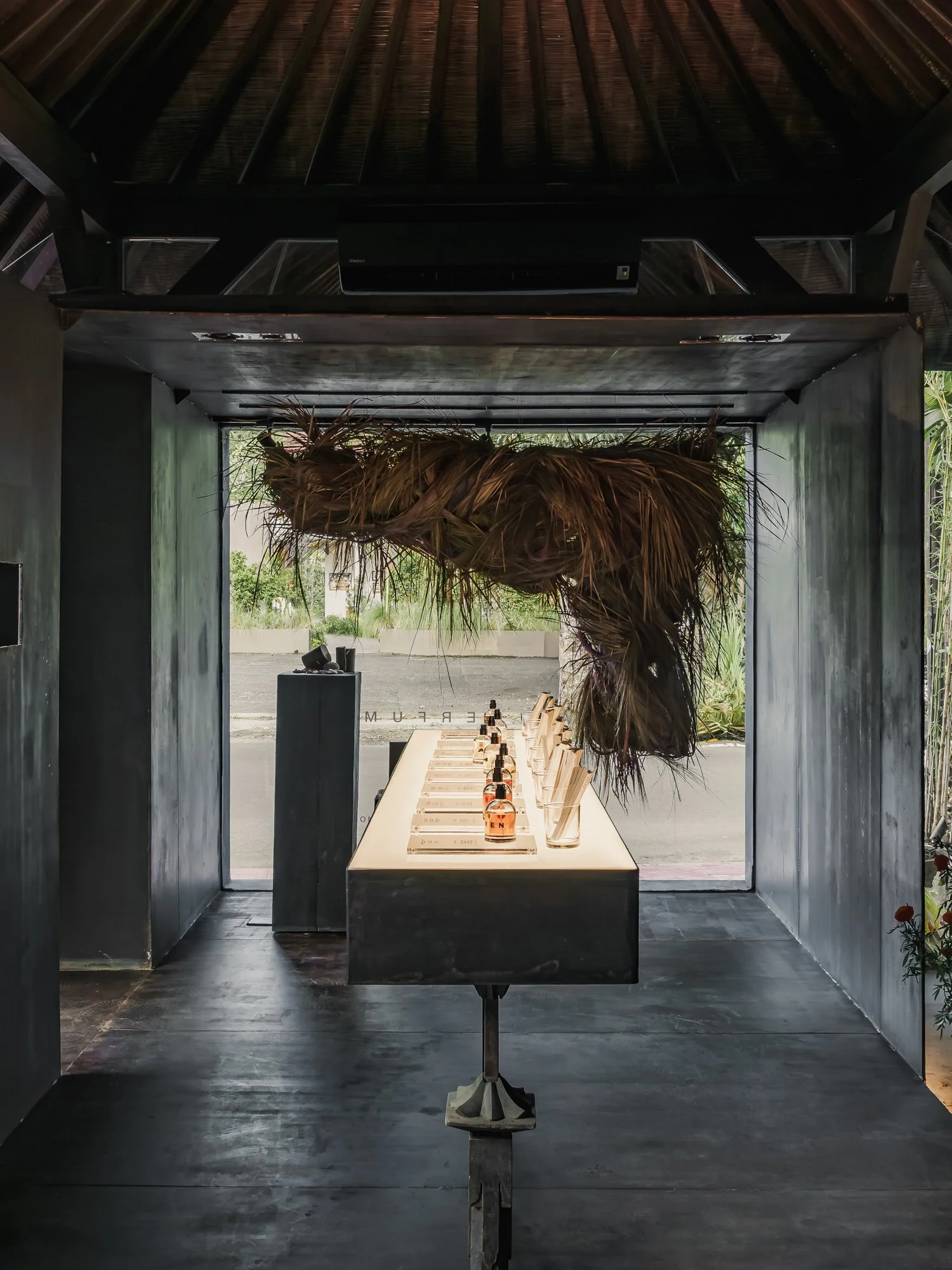 隱於熱帶綠意間的感官地景：「OAKEN UBUD」在氣味、土地與味覺間，展開島嶼慢生活