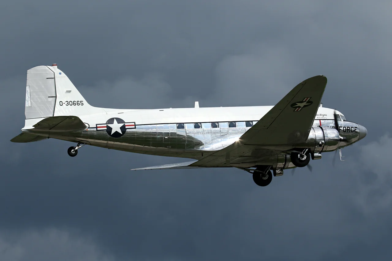 C47 - N47E - KOSH