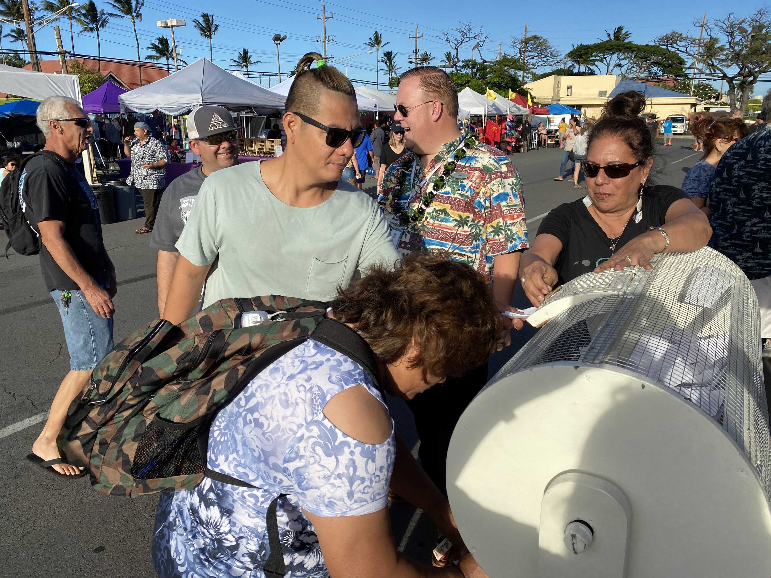 Vlad Diaz (Kahului) and Corinne Marfil (Kula) wtih Hawaiian Airlines’ Leona Duarte and Jeff Helfrick (VP operations).jpg
