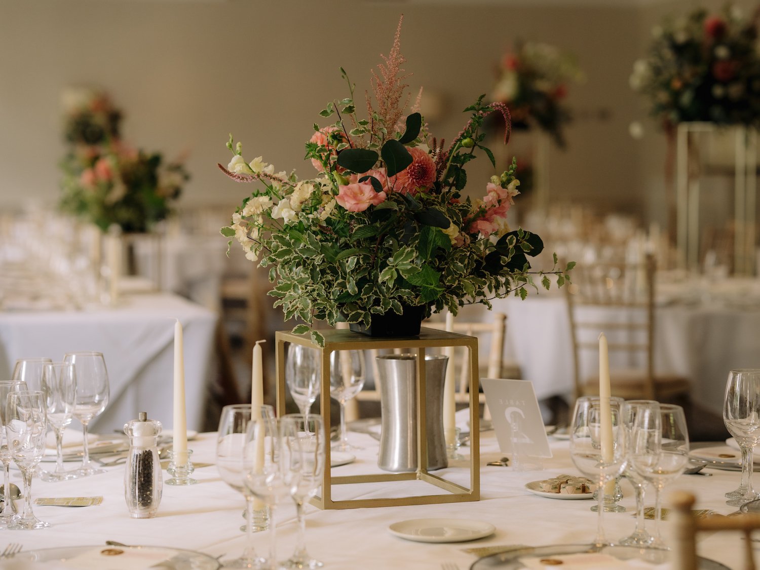 Elevated table flowers