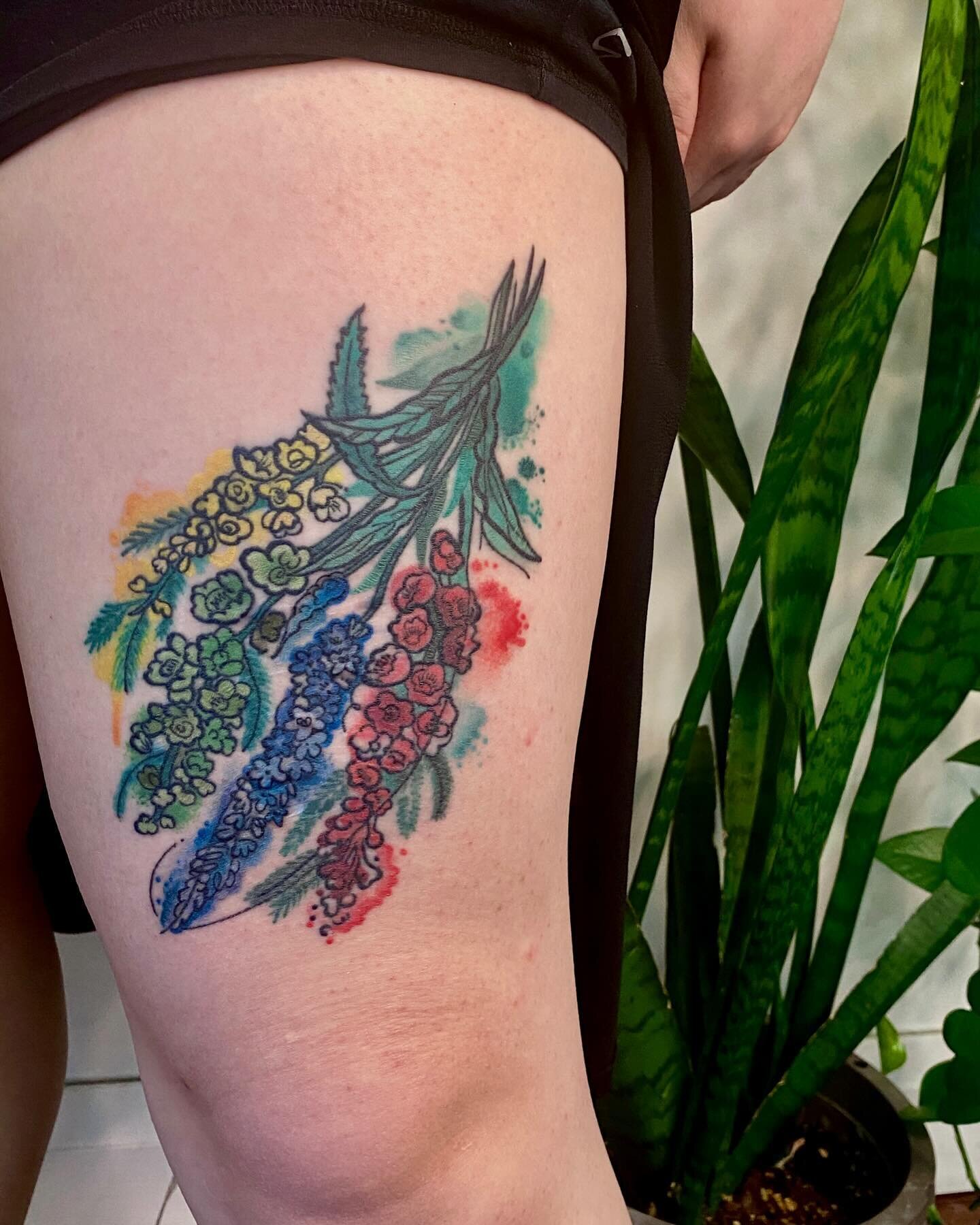 💛💚💙❤️Got a healed photo of this really fun tattoo I did for Michelle in November, an absolute pleasure 🌟 (minor line work touch up on the blue flower is fresh in the photo)