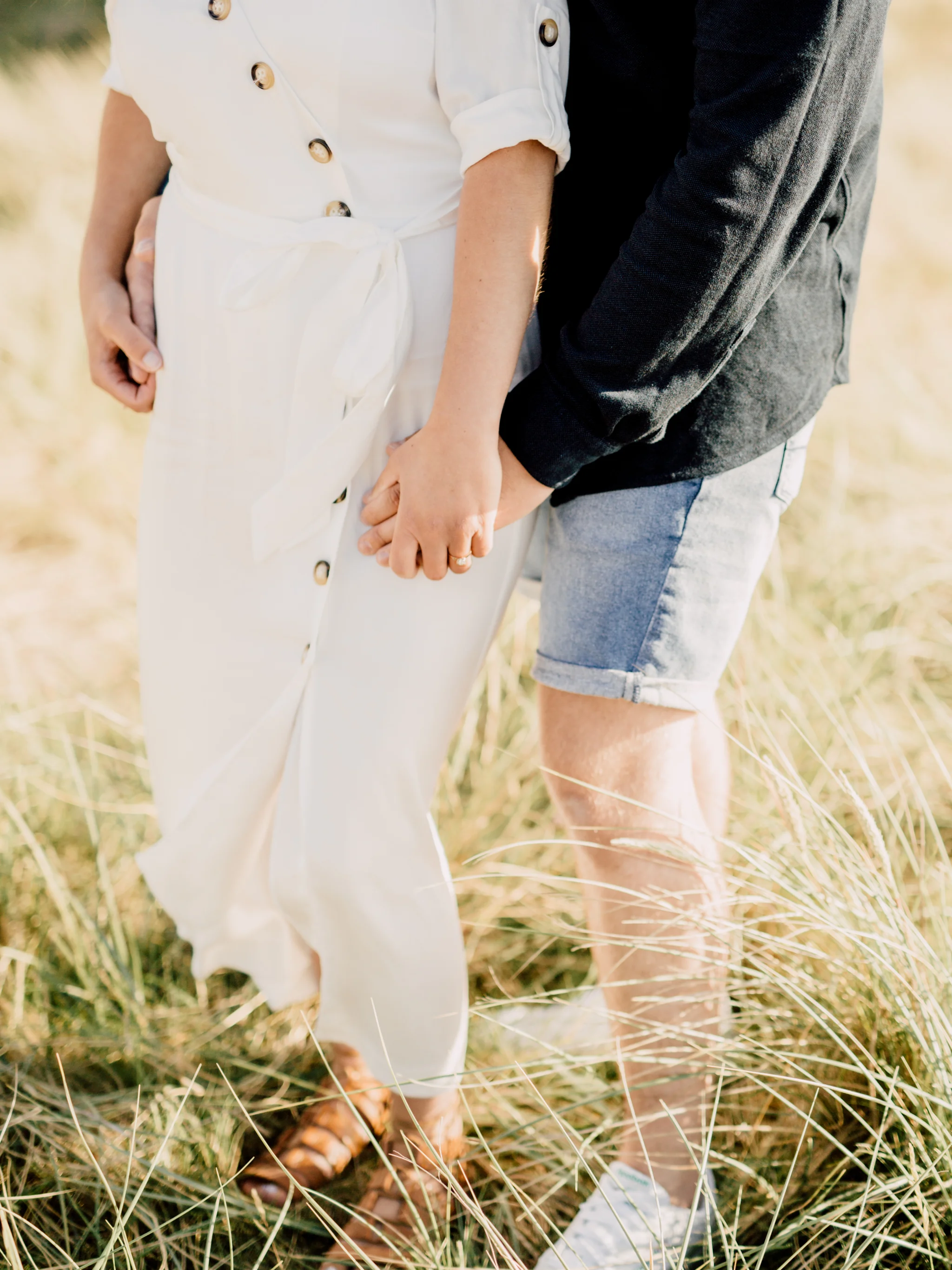 Dani _ Catryn - Heledd Roberts Photography-008.jpg