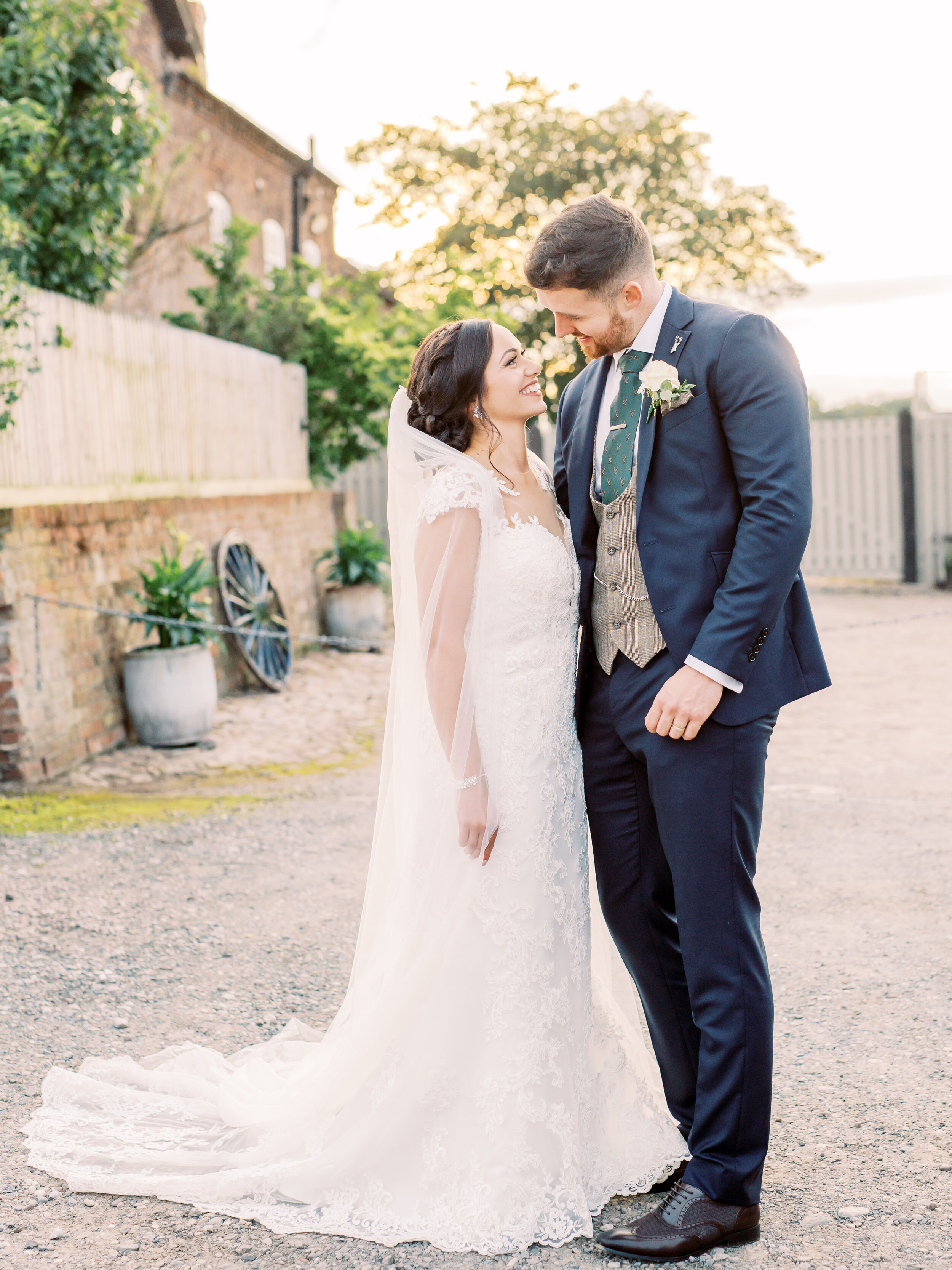 Gemma+Sean-HeleddRoberts-751.jpg