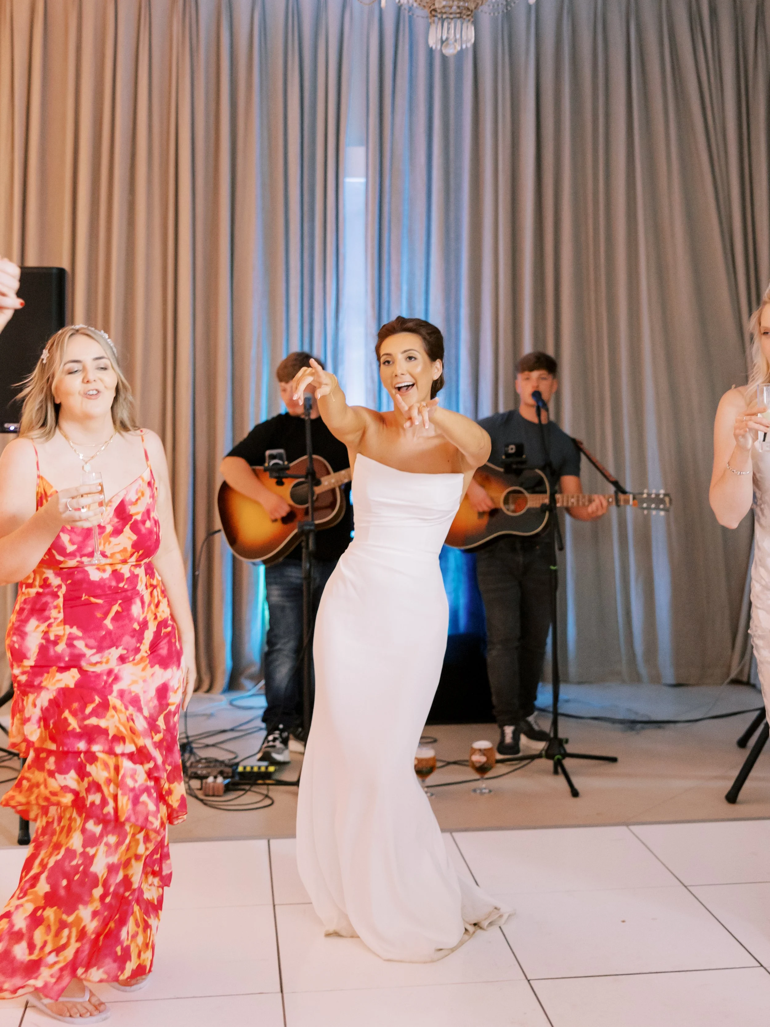 Heledd-Roberts-Photography-Iscoyd-Park-Wedding-Photographer-158.jpg