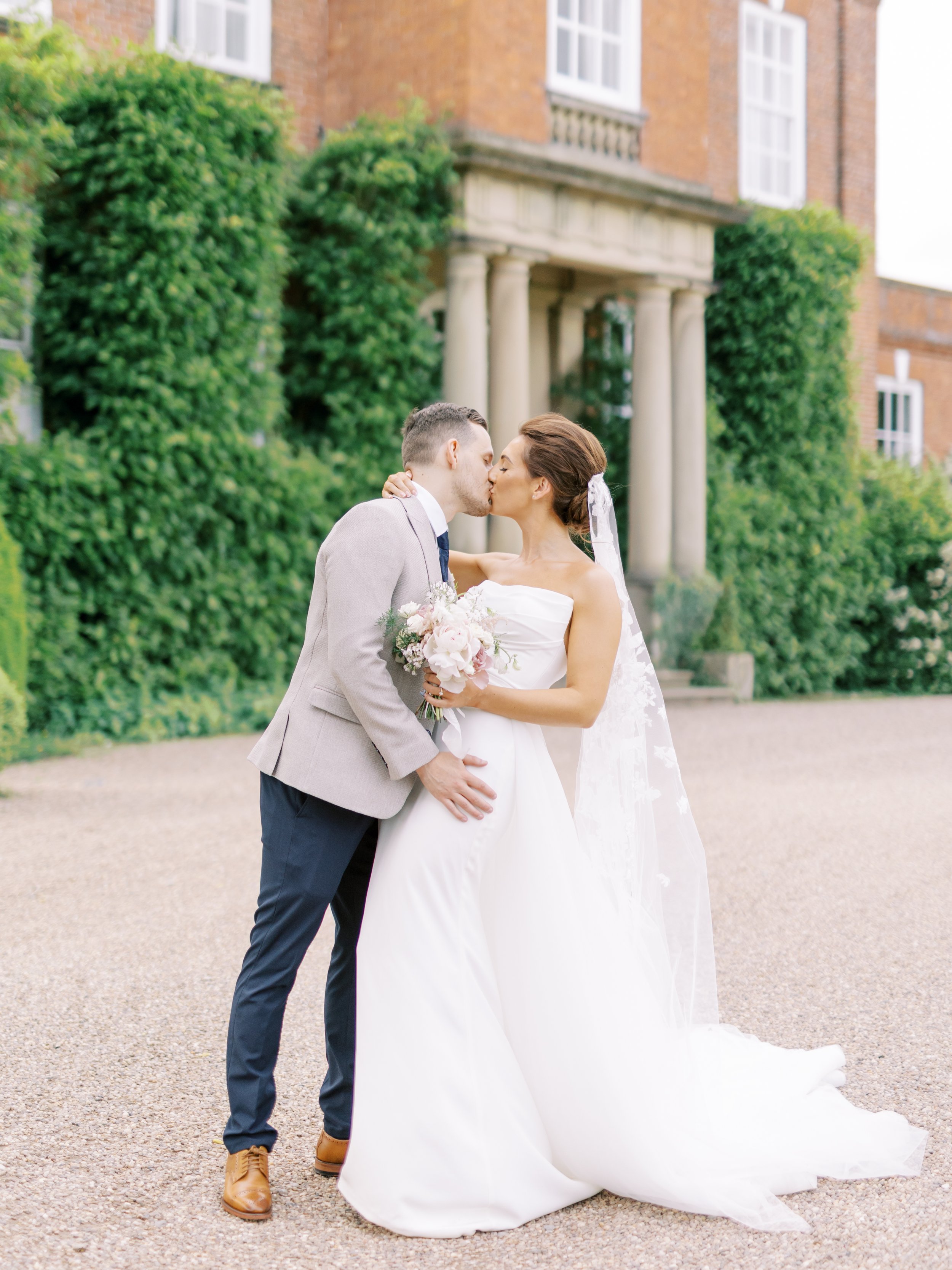 Heledd-Roberts-Photography-Iscoyd-Park-Wedding-Photographer-113.jpg