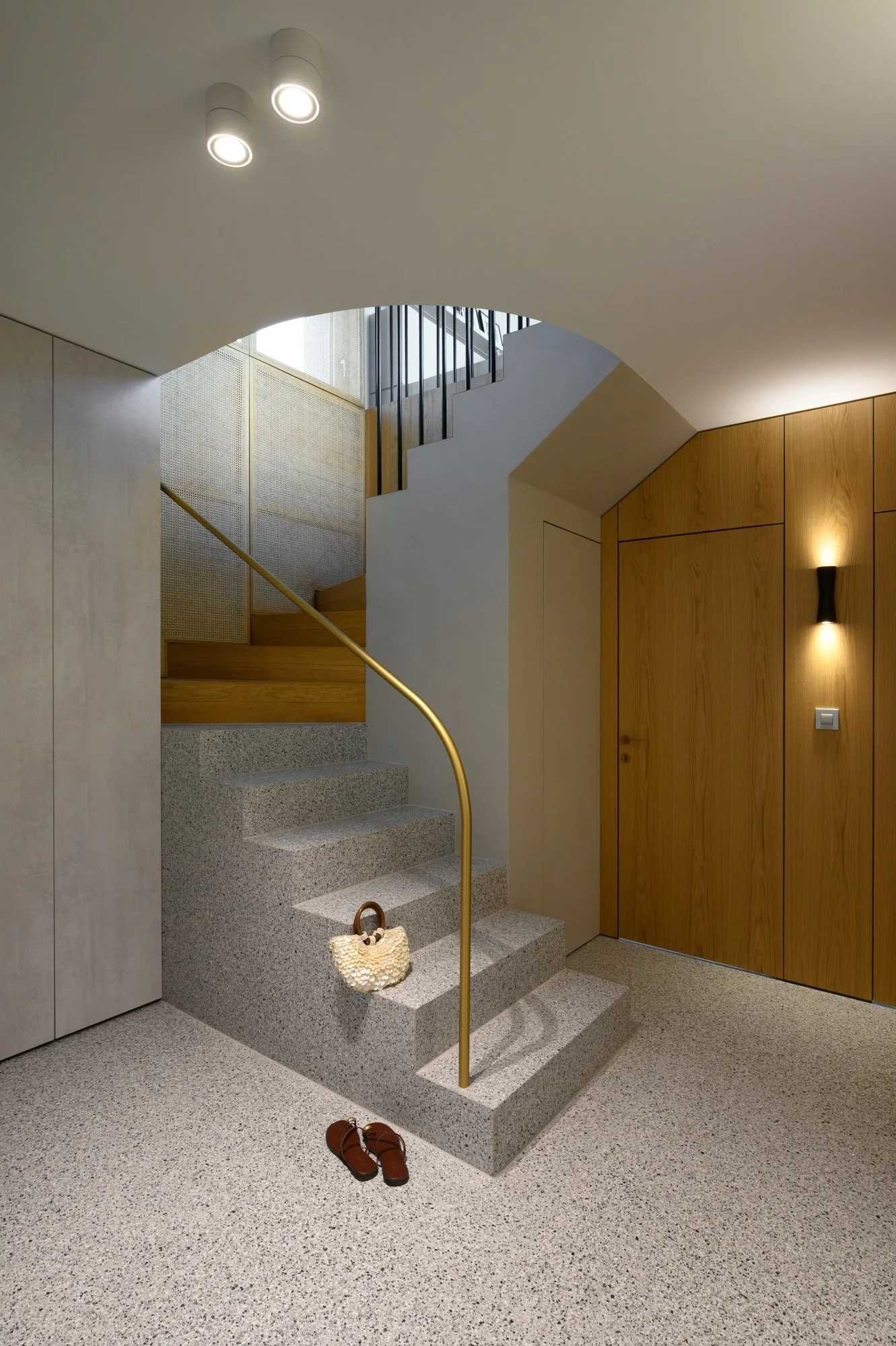 apartment-beneath-the-mountain-2026-GAO-miran-kambic-WEB-11.jpg