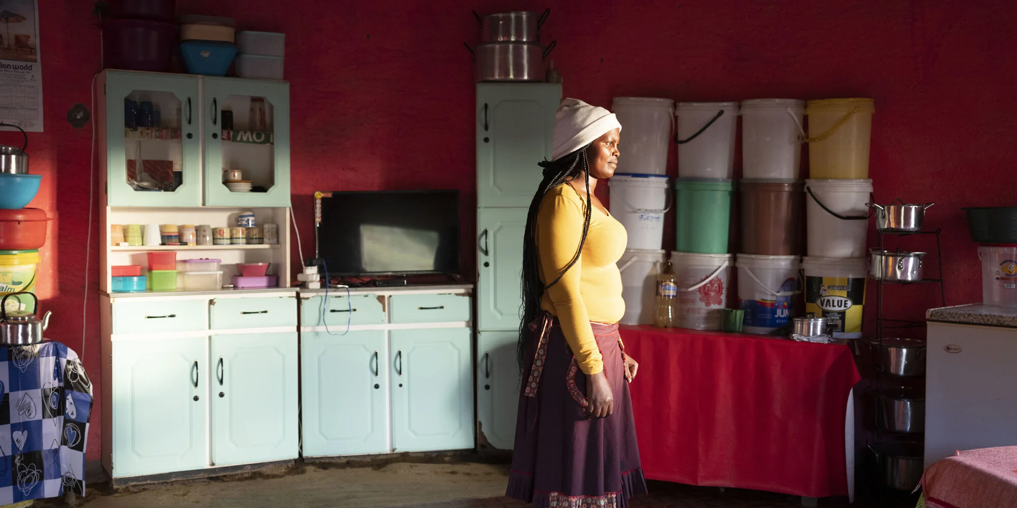 Acclaimed Photographer Visits Mentor Mothers