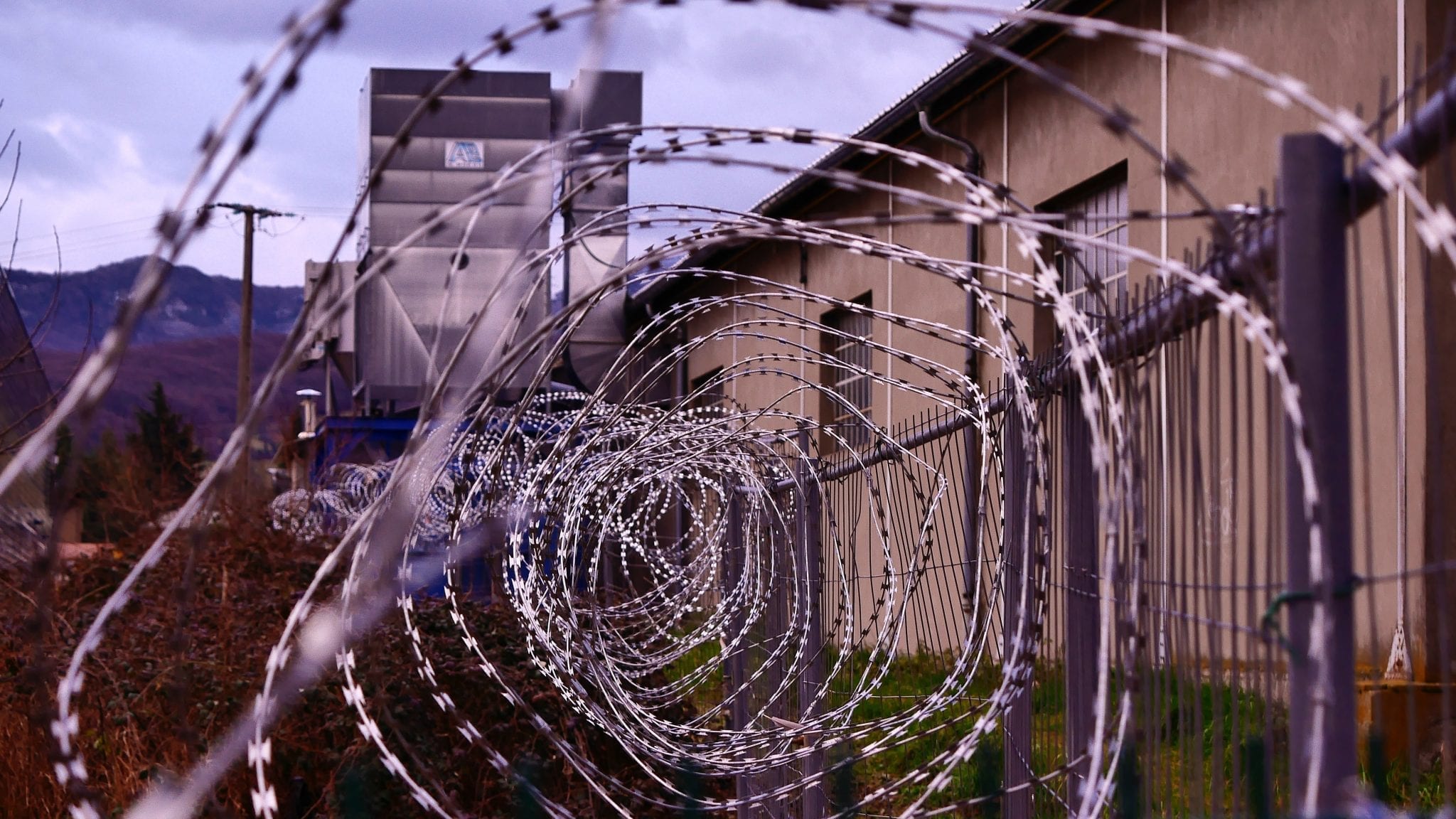 prison_closing_38235221-e1547256035278.jpg