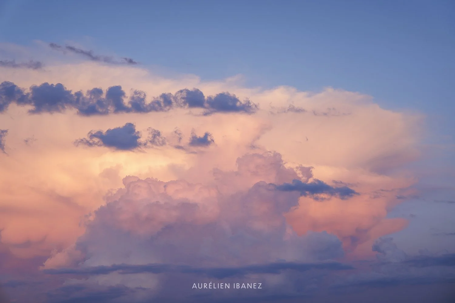 Cumulonimbus au soleil couchant