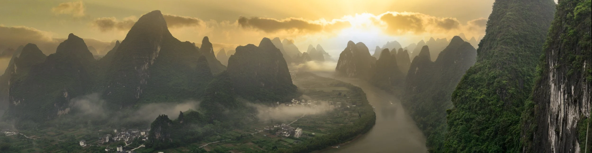  Li River Viewpoint  Guangxi, China - 04.13.2024 