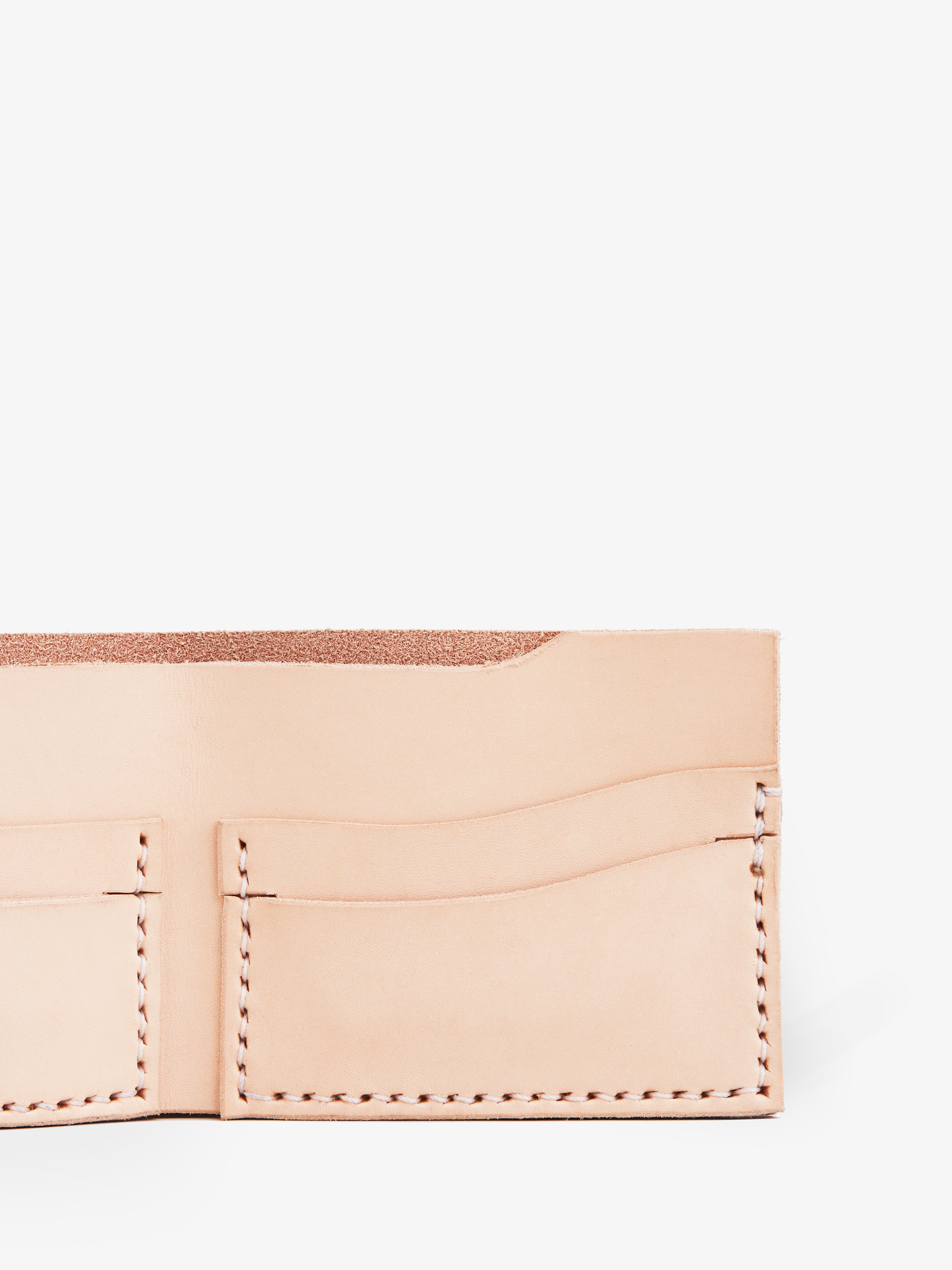 leather-bifold-wallet-product-detail-01-2500x3333.jpg