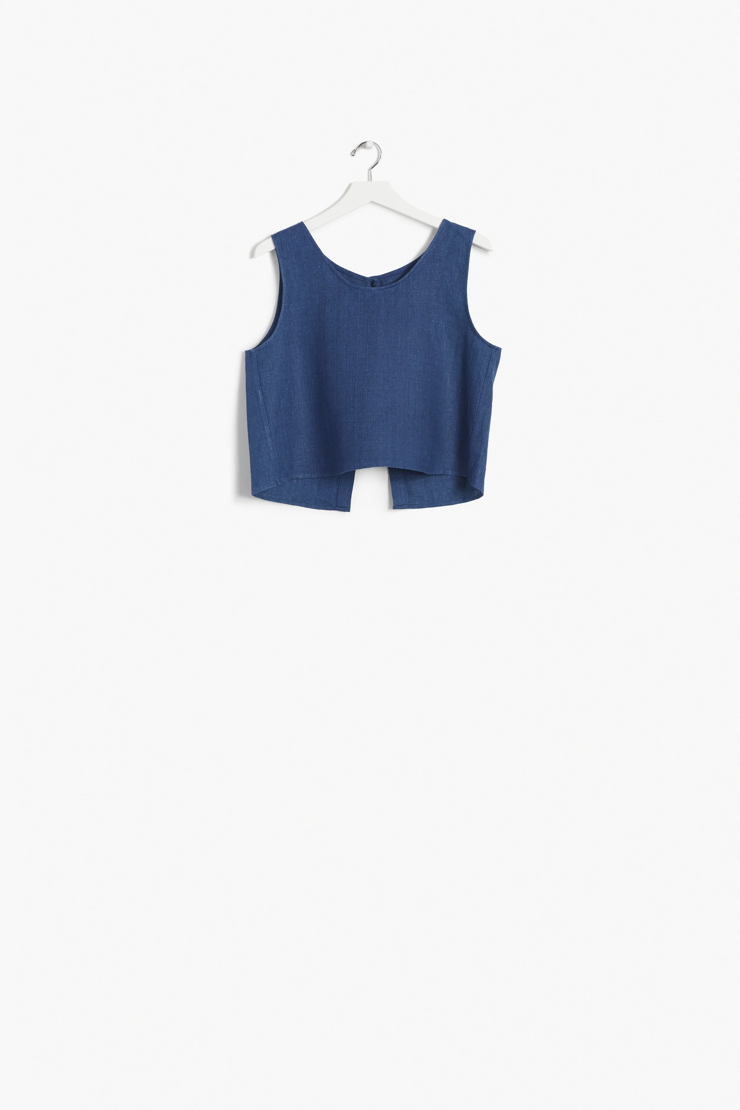 ulihu-blue-linen-crop-top_0320.jpg