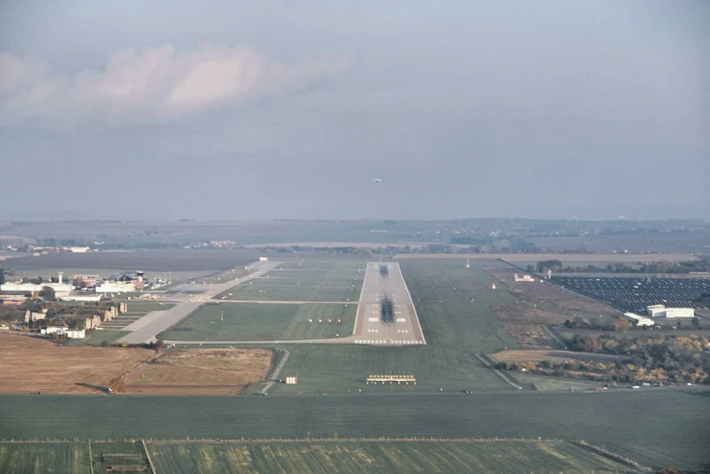 Finále dráhy 09 na letišti Brno-Tuřany. © Adam Jandora