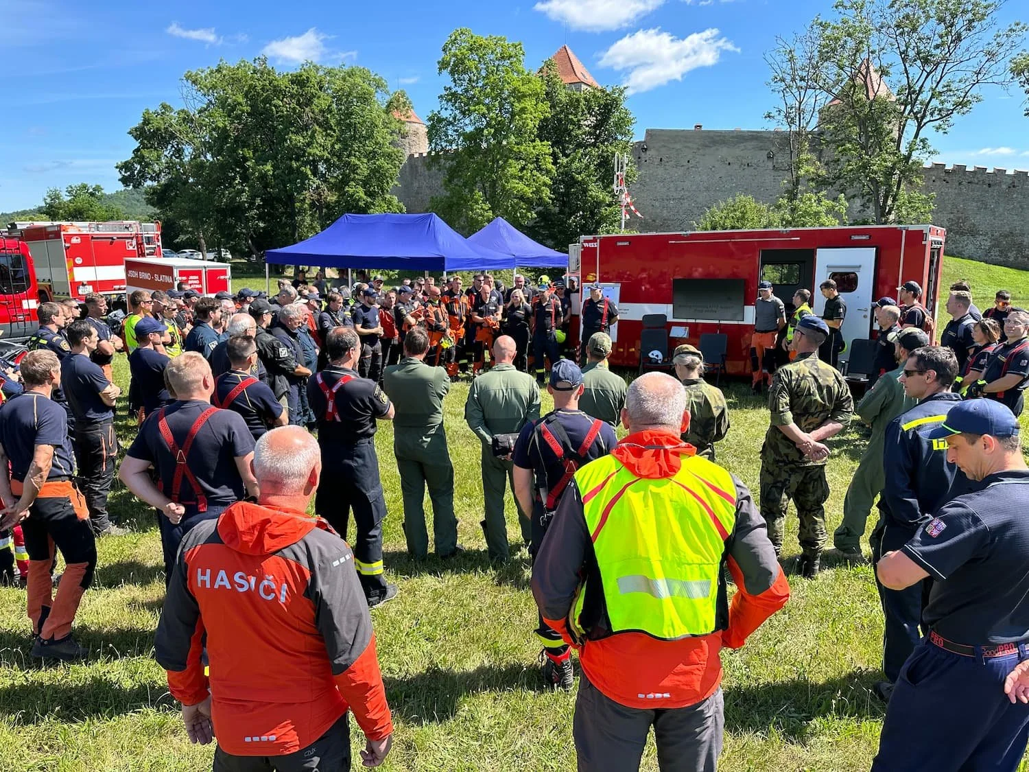briefing AFFF účastníci.jpg
