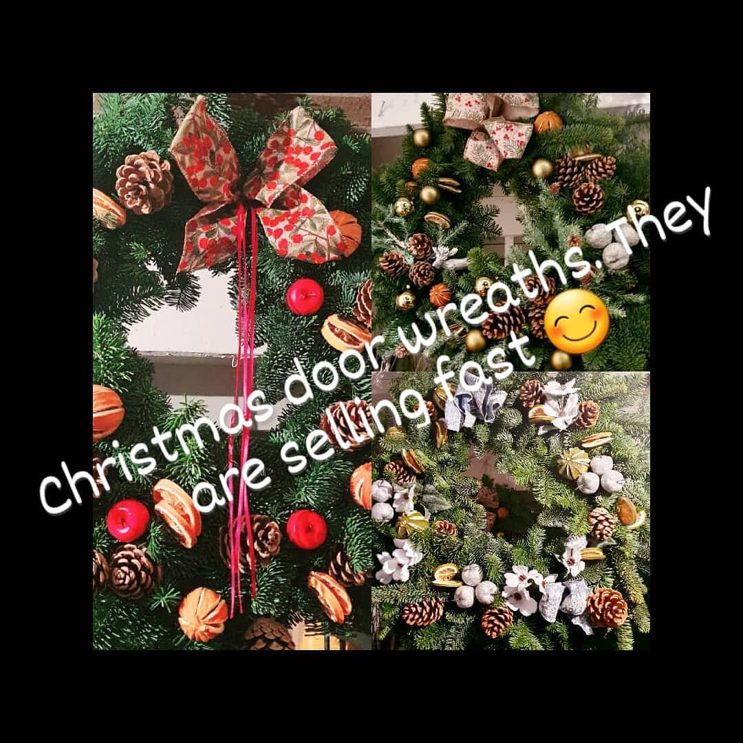 Its that time of year again!! We are busy bees here at the Flower box creating festive door wreaths to make any front door look amazing!! 
#latelatetoyshow #christmaswreaths #irish #handmade #doorwreaths #christmasdublin #youimaginewecreate