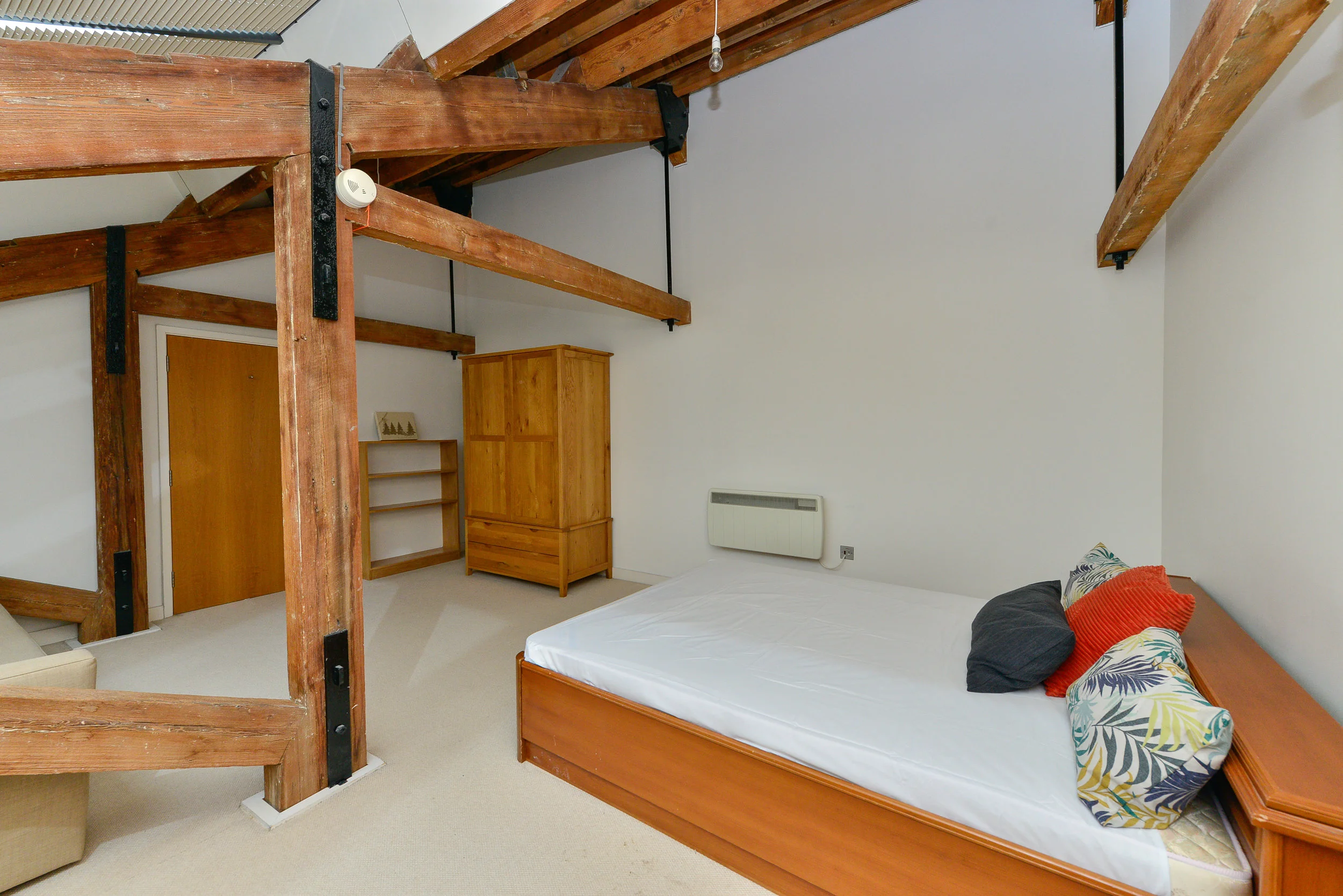 Room B (6).jpg