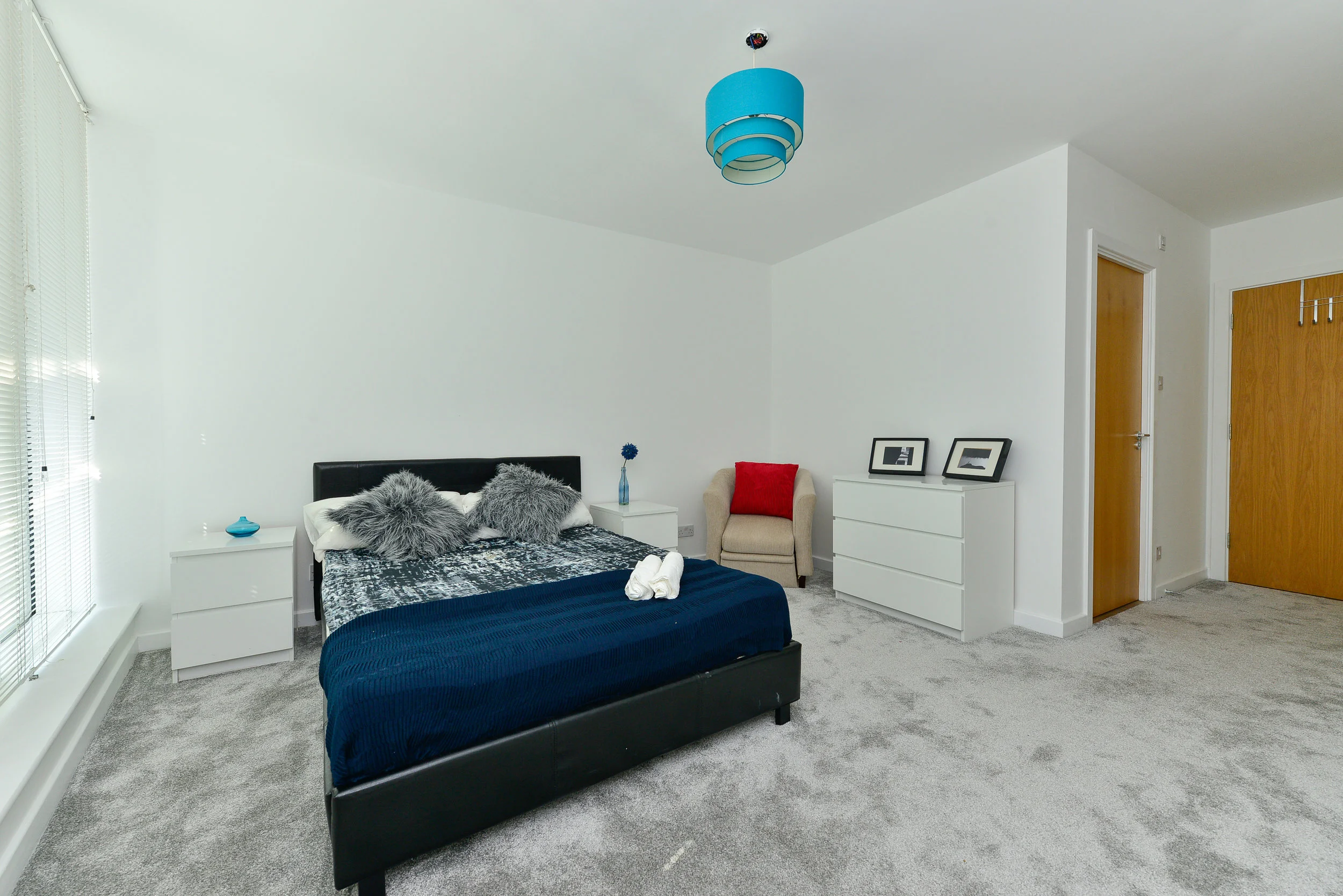 7 pinnacle room a ensuite 02.jpg