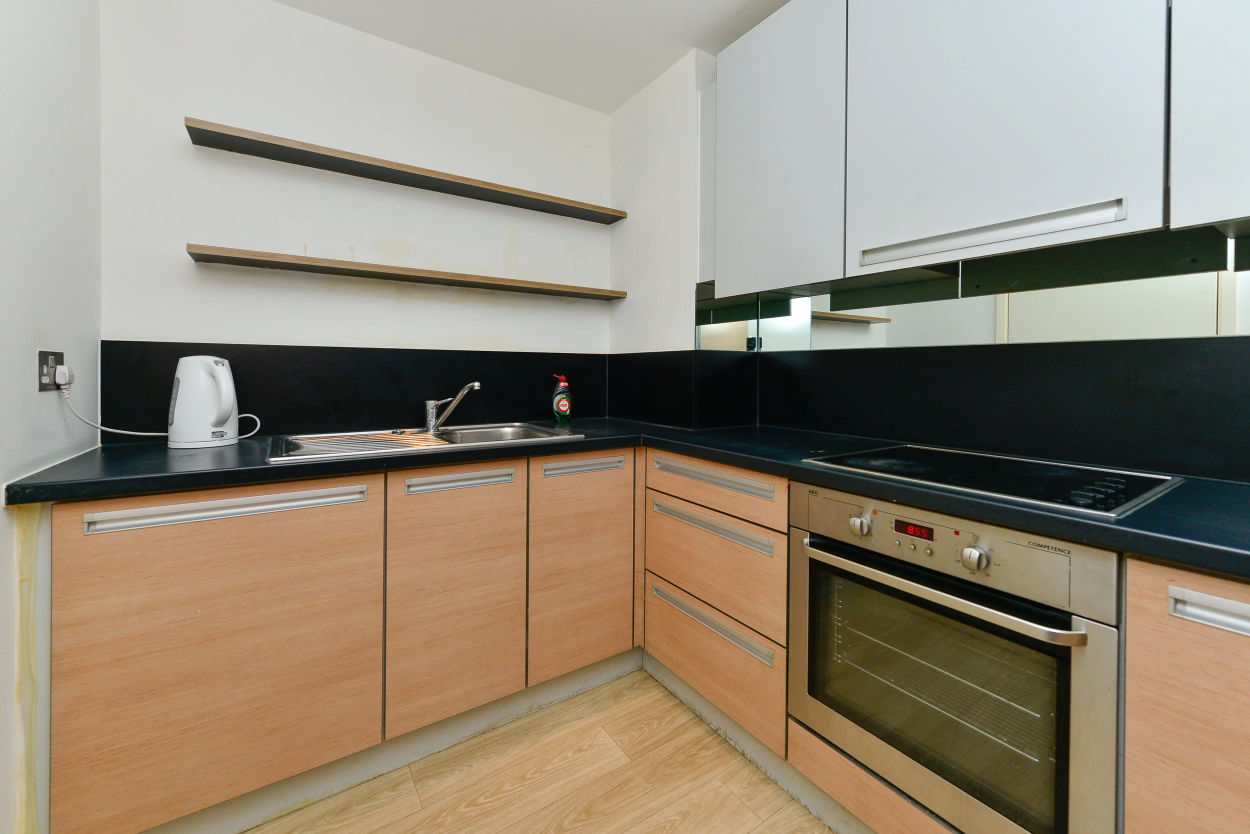 Kitchen (2).jpg