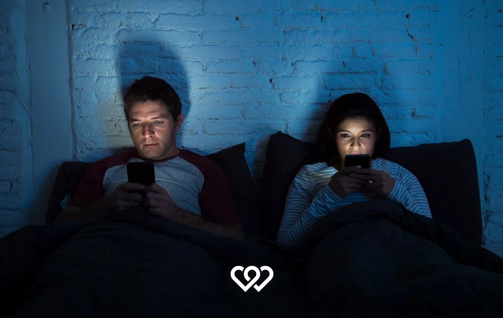 Sociale Media-gebruik in je relatie en gezin: geduchte derde in de liefde
