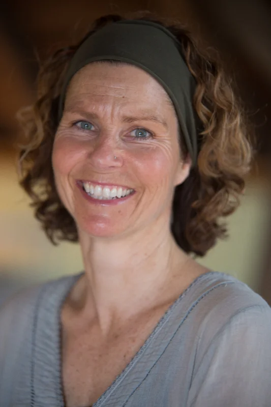 Amore Headshots-1.jpg
