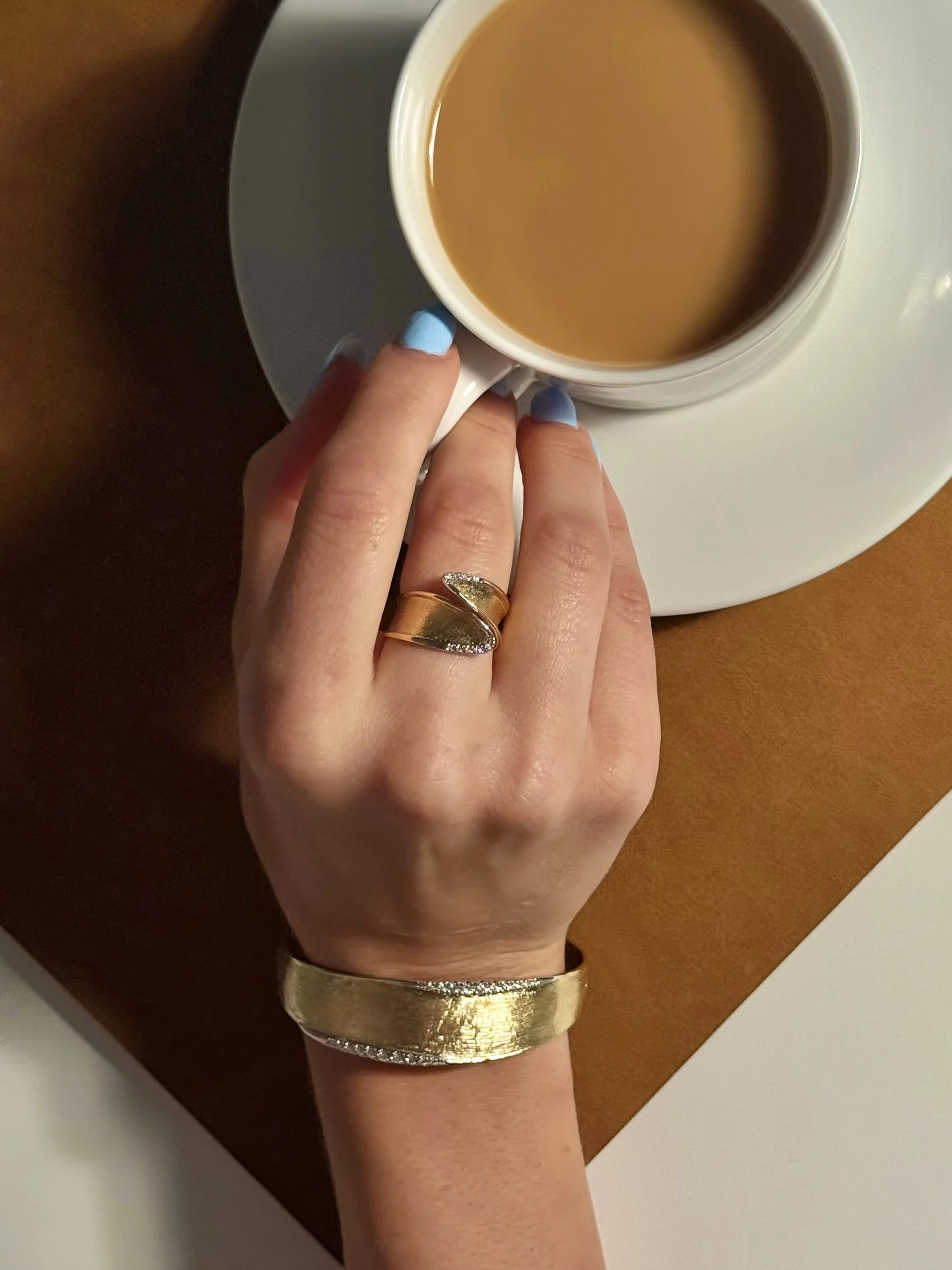 Facetune_02-09-2025-12-07-00 copy.jpg