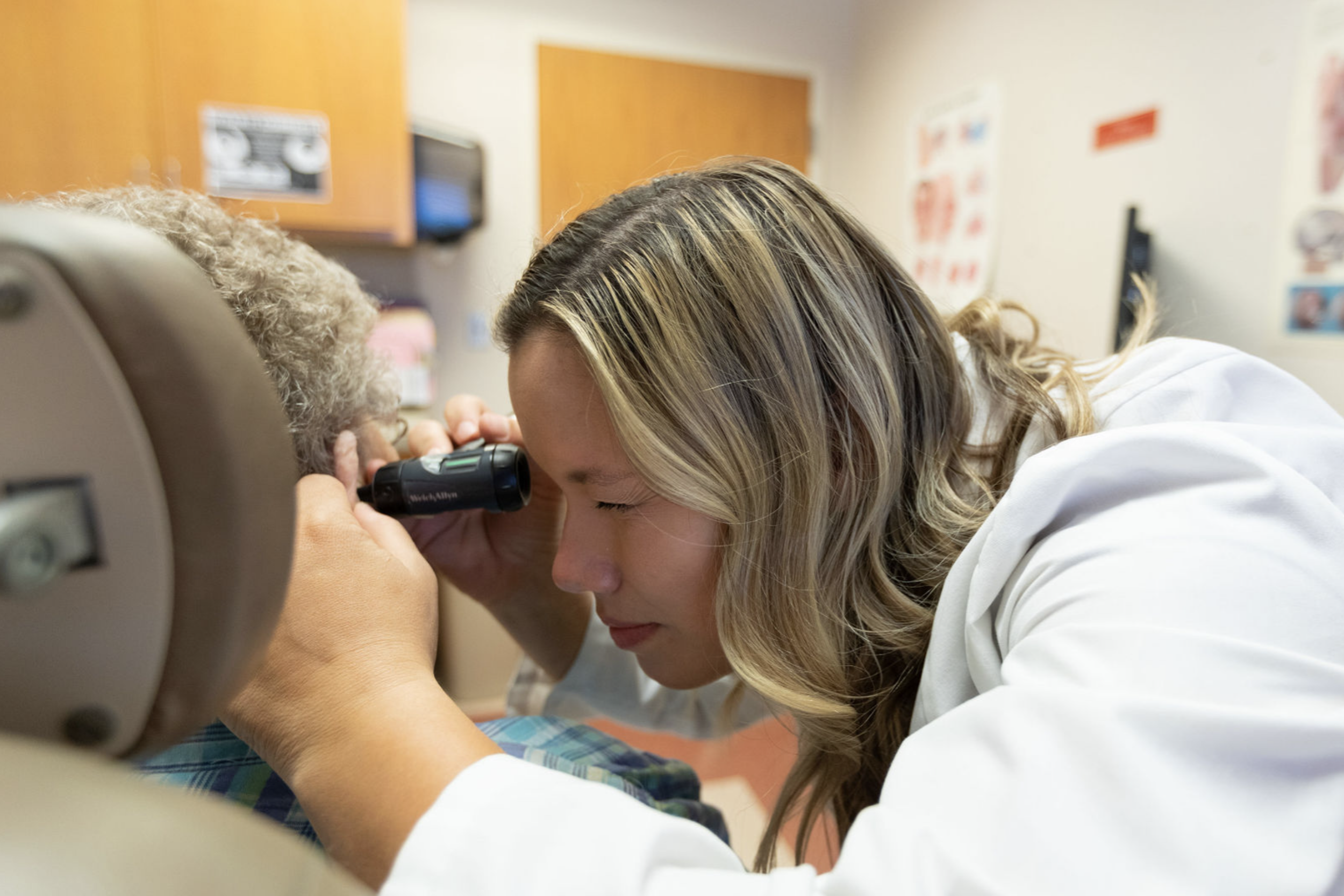 How an Ear Infection Specialist in OKC Can Help You Recover Faster