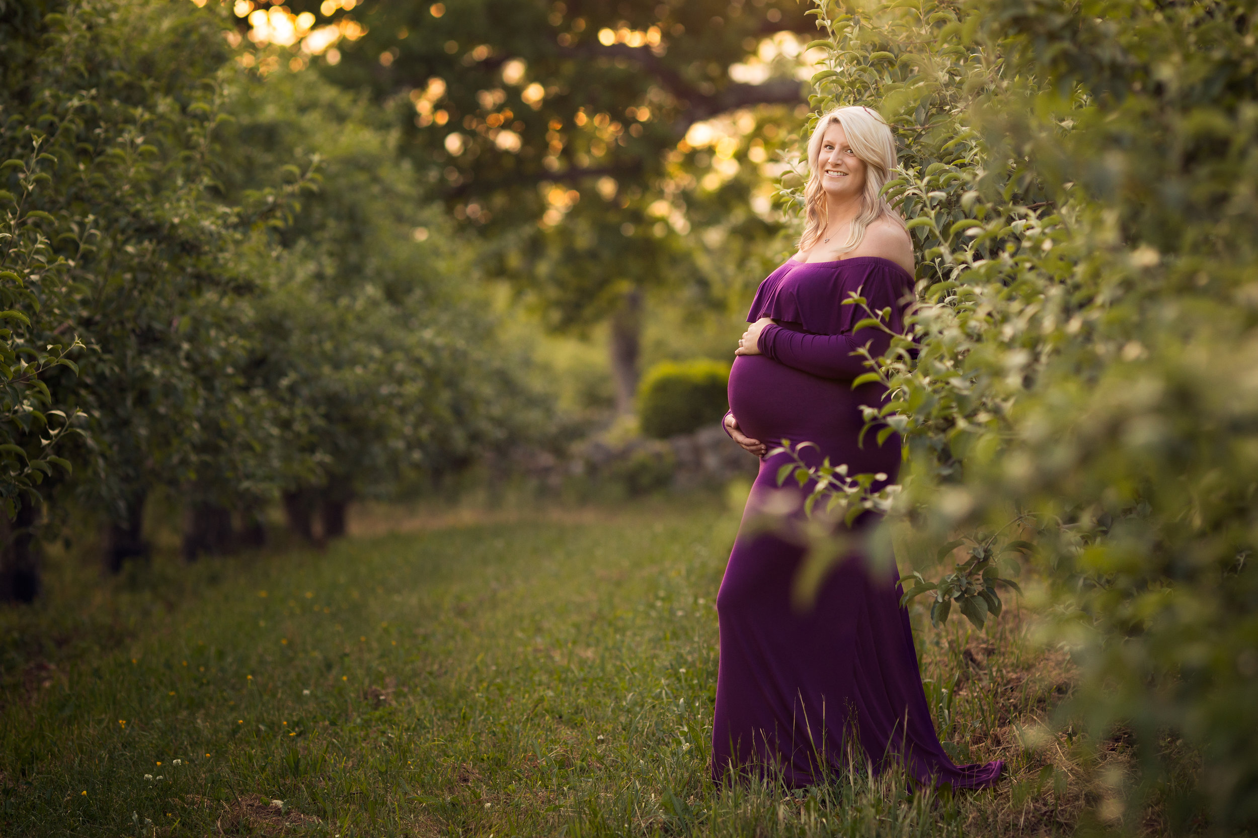 maternity photographer, Westford, Massachusetts