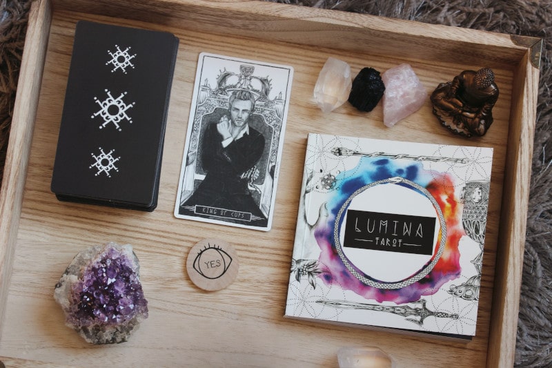Moving on to the best spiritual protection stones and, finally, the best gemstones for protection and travelling.