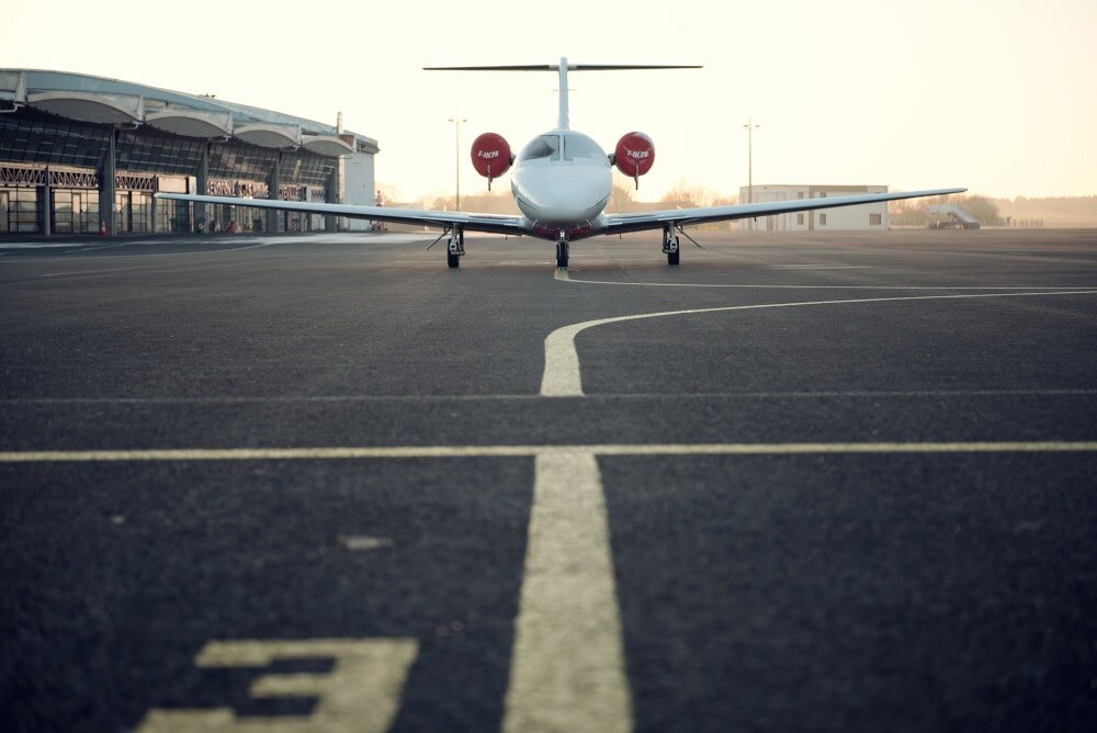 Onto the disadvantages! Here are a selection of cons of travelling by aeroplane to think about.