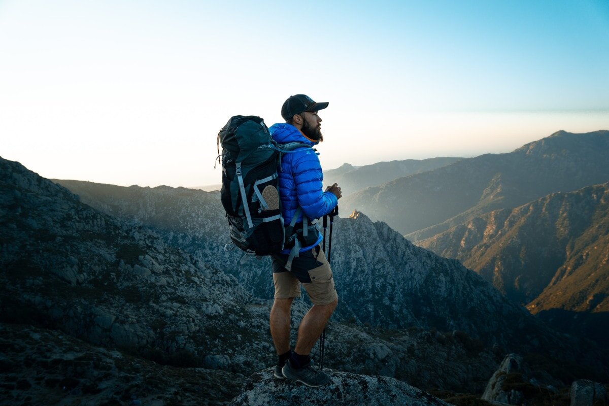 Here are a few considerations to have in mind when choosing the best backpacks for your back!