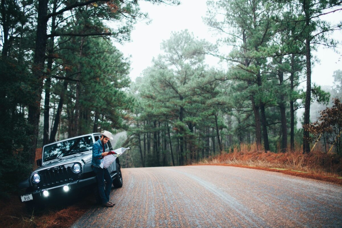Fun road trips don’t always include much planning. Still, it’s worth stopping every now and again for a break and to check where you’re going next!