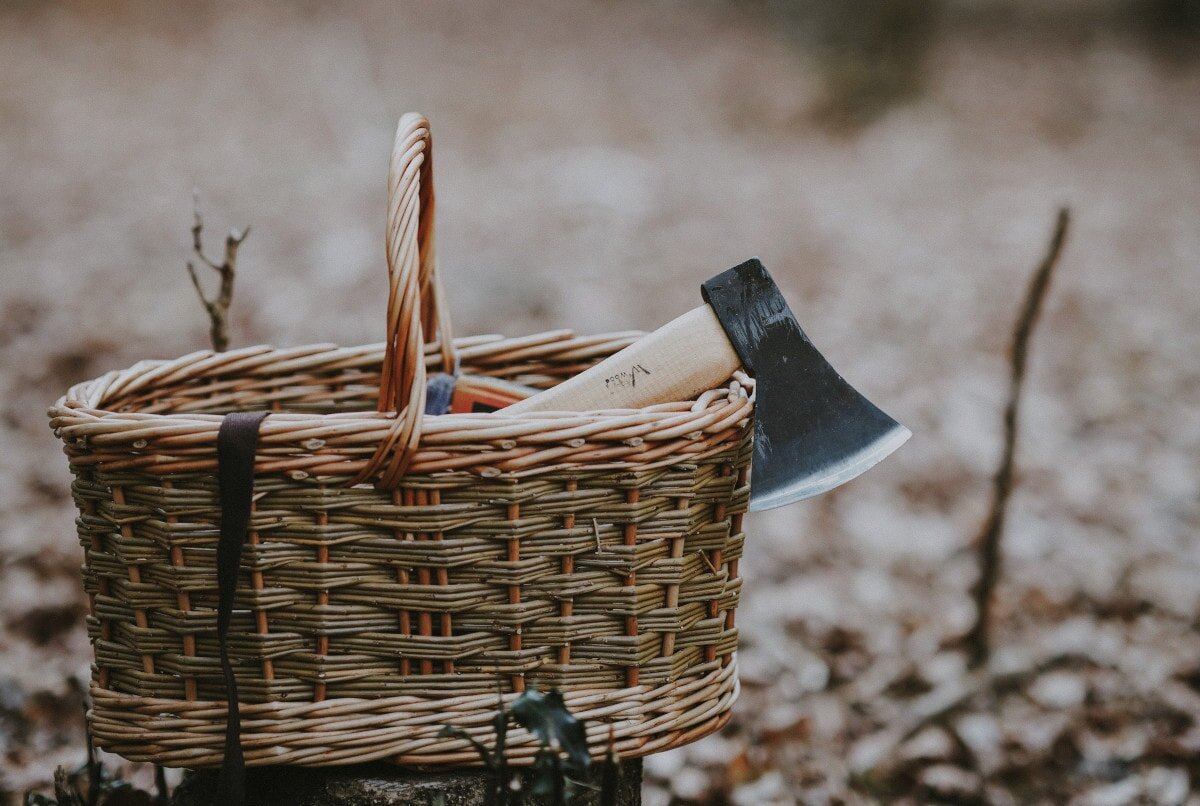 Read on for a camping hatchet review guide to 8 of the best camping axe, hiking axe, and backpacking axe options out there.