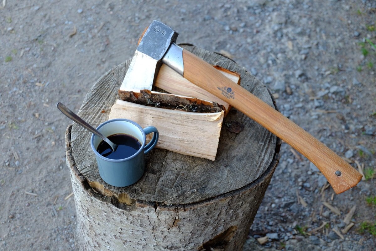 Picking the best hatchet for backpacking isn’t easy when you don’t know what to look for! Here are some key considerations for choosing the best backpacking axe possible.