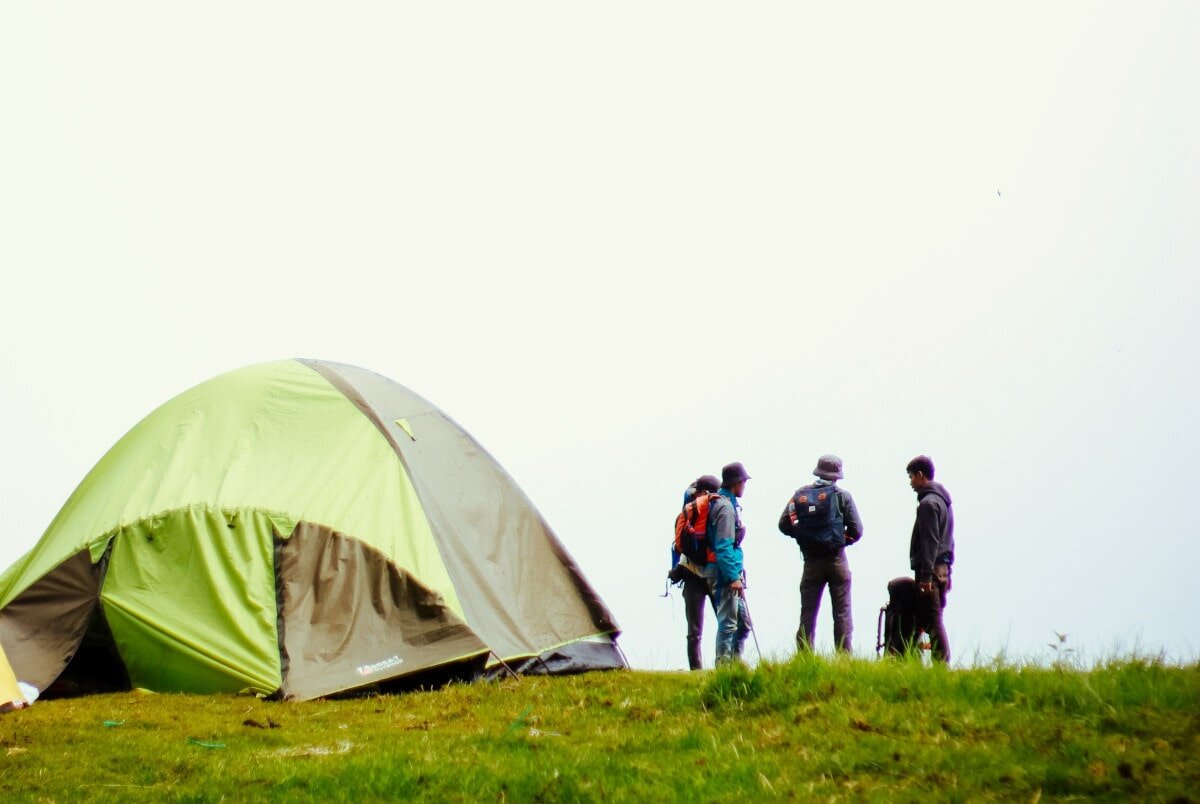 Here are three more top 12 person tents that might take your fancy.
