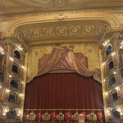 El Teatro Colón, visita obligada en Buenos Aires